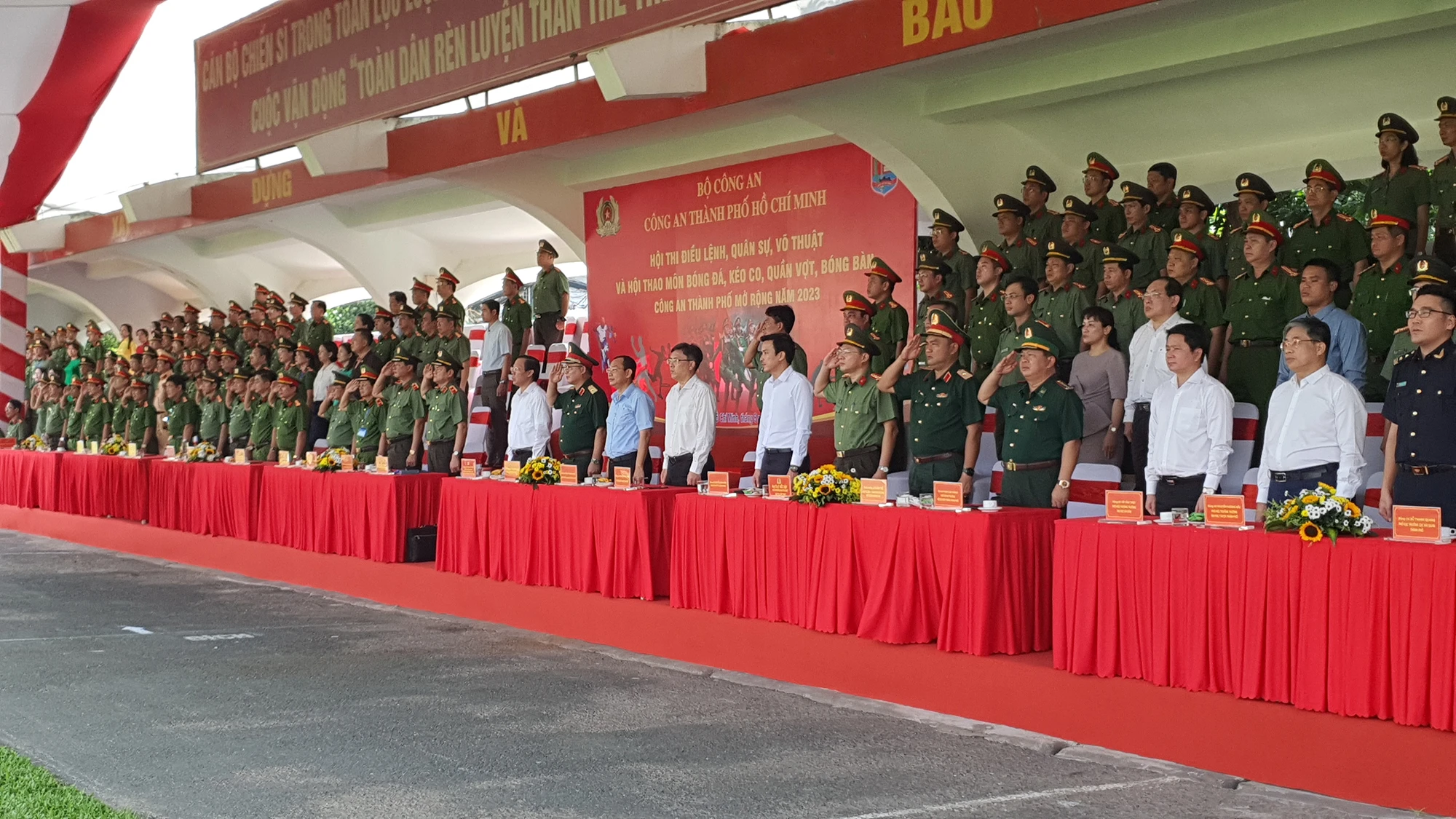 Ngày 8-8, Công an TP.HCM tổ chức khai mạc Hội thi điều lệnh, quân sự, võ thuật và hội thao mở rộng năm 2023 dưới sự chủ trì của Thiếu tướng Lê Hồng Nam, Giám đốc Công an TP.HCM. Ngày 8-8, Công an TP.HCM tổ chức khai mạc Hội thi điều lệnh, quân sự, võ thuật và hội thao mở rộng năm 2023 dưới sự chủ trì của Thiếu tướng Lê Hồng Nam, Giám đốc Công an TP.HCM.