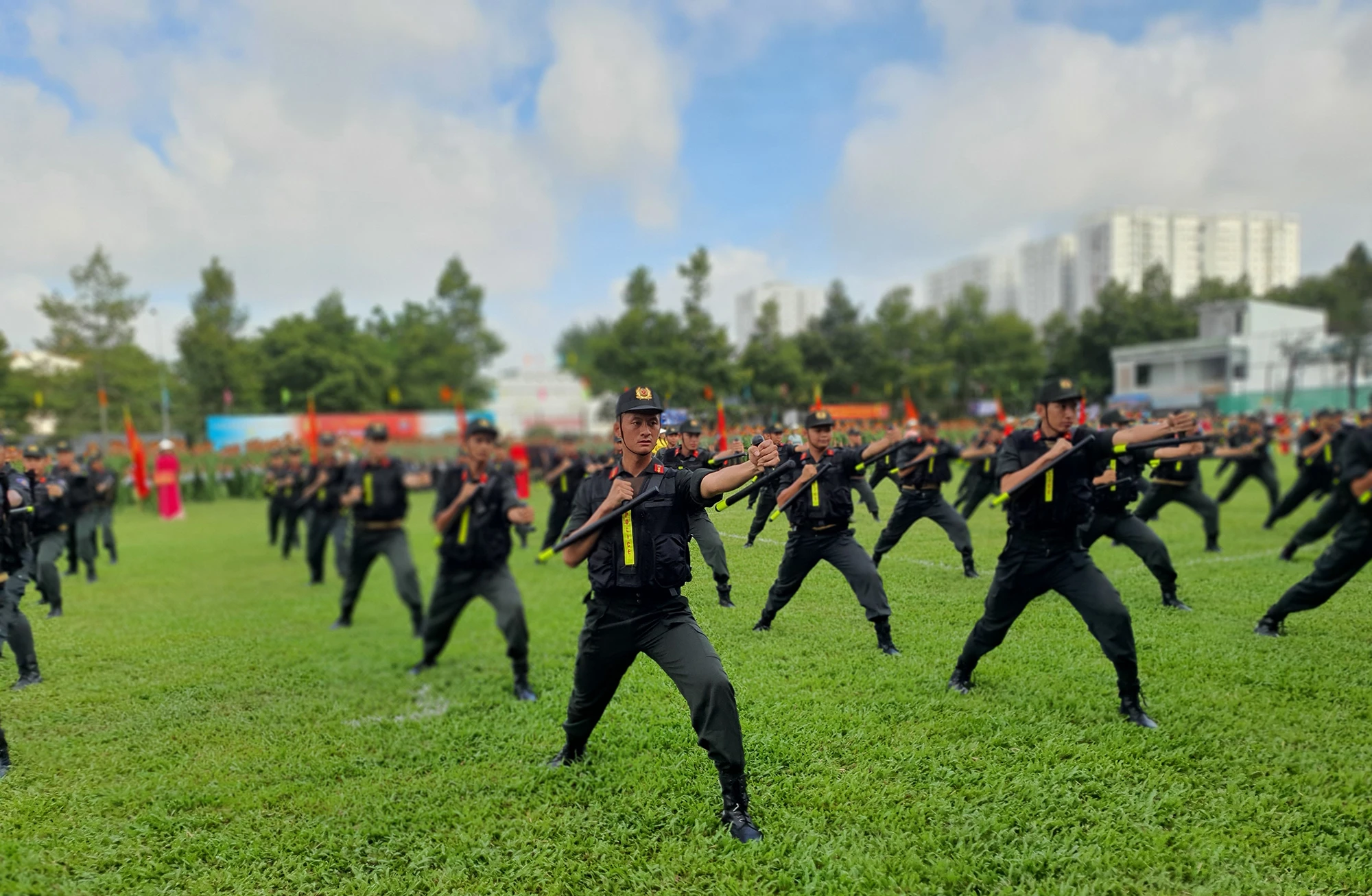 Các đơn vị tham gia như Quân khu 7, Bộ Tư lệnh Cảnh vệ, Bộ Tư lệnh Cảnh sát cơ động thuộc BCA, Công an các tỉnh Bình Dương, Tây Ninh, Tiền Giang, Long An, Đại học Quốc gia TP.HCM, Trường Đại học Y dược... Các đơn vị tham gia như Quân khu 7, Bộ Tư lệnh Cảnh vệ, Bộ Tư lệnh Cảnh sát cơ động thuộc BCA, Công an các tỉnh Bình Dương, Tây Ninh, Tiền Giang, Long An, Đại học Quốc gia TP.HCM, Trường Đại học Y dược...