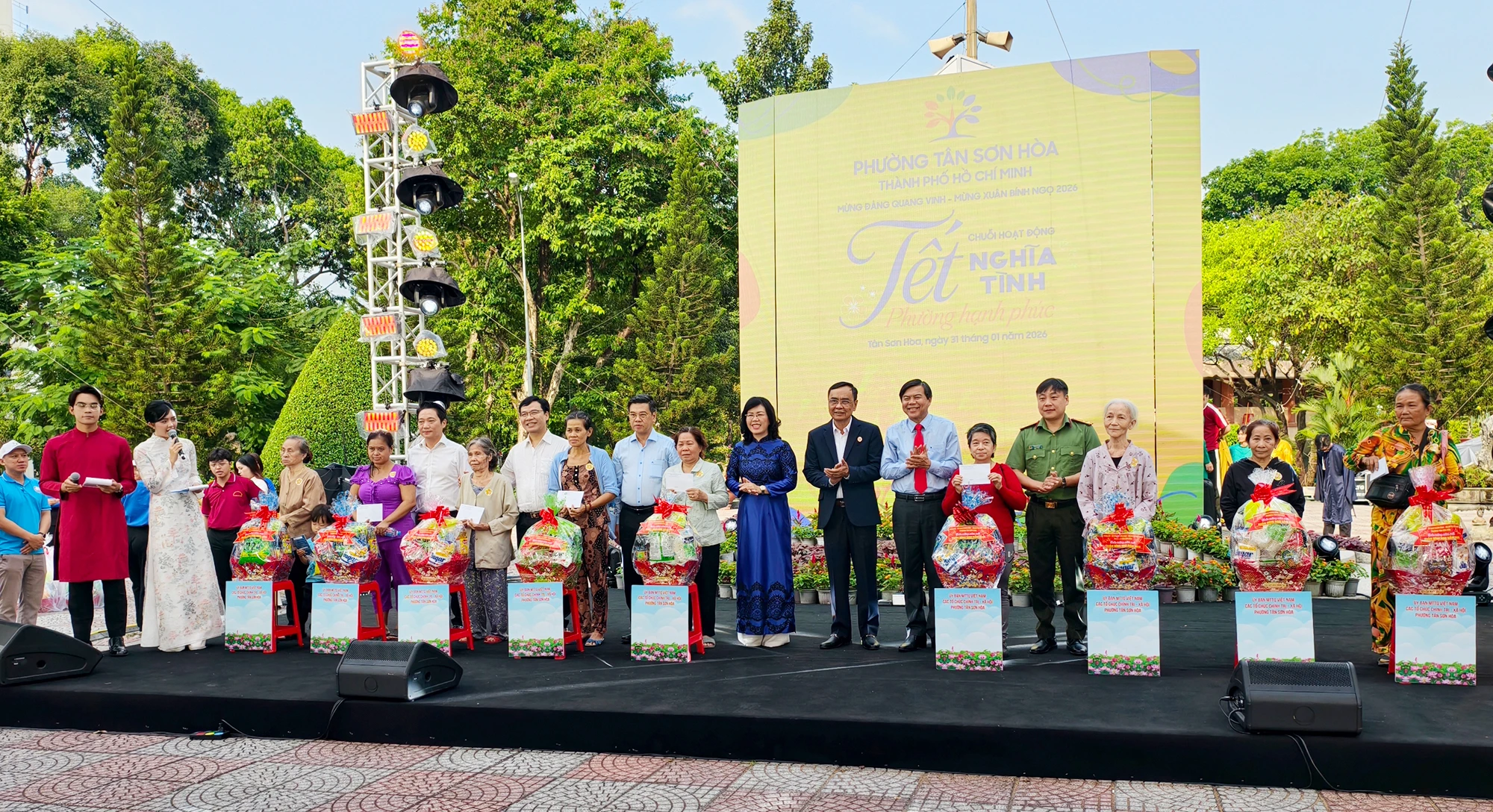 tan-son-hoa-21.jpg