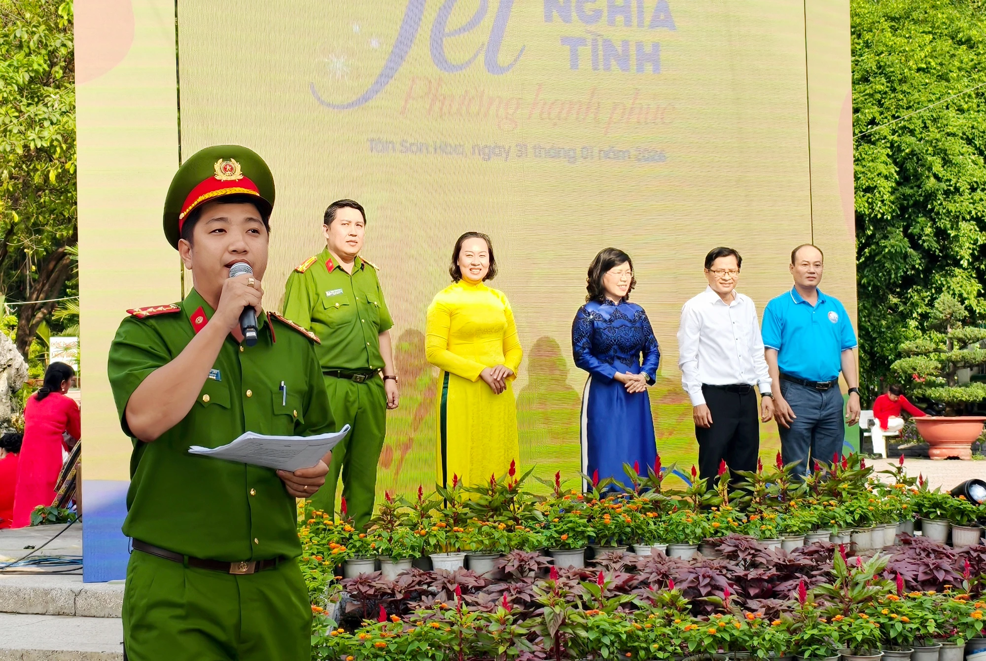 tan-son-hoa-fanpage.jpg