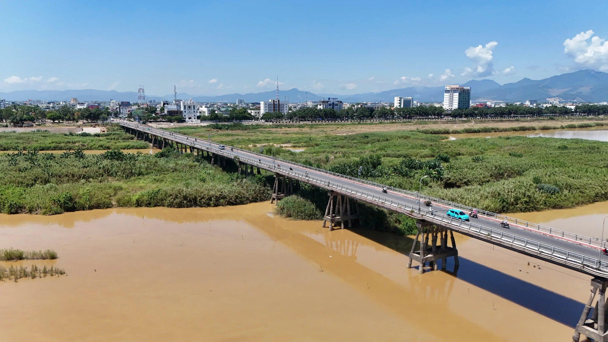 can-canh-cau-tra-khuc-1-hon-60-nam-tuoi-truoc-ngay-duoc-xay-moi-1.jpg