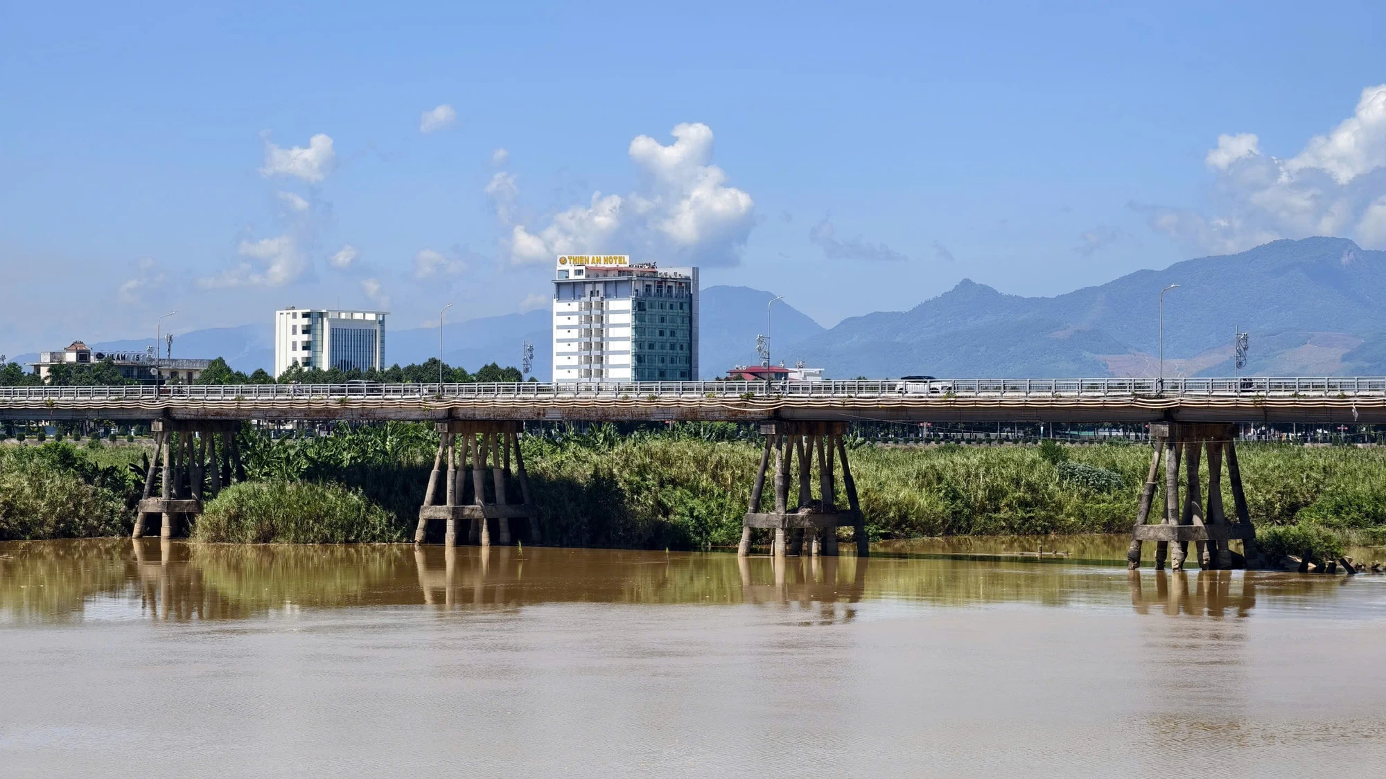 can-canh-cau-tra-khuc-1-hon-60-nam-tuoi-truoc-ngay-duoc-xay-moi-5.jpg