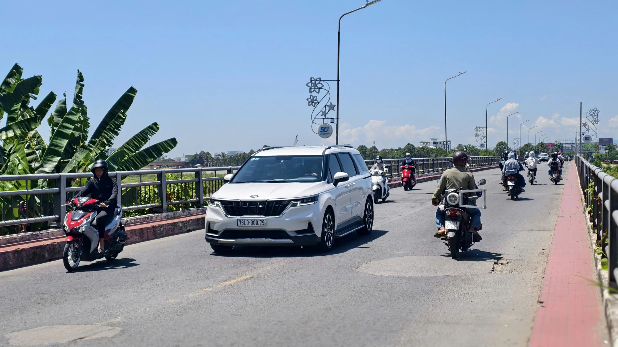 can-canh-cau-tra-khuc-1-hon-60-nam-tuoi-truoc-ngay-duoc-xay-moi-6.jpg