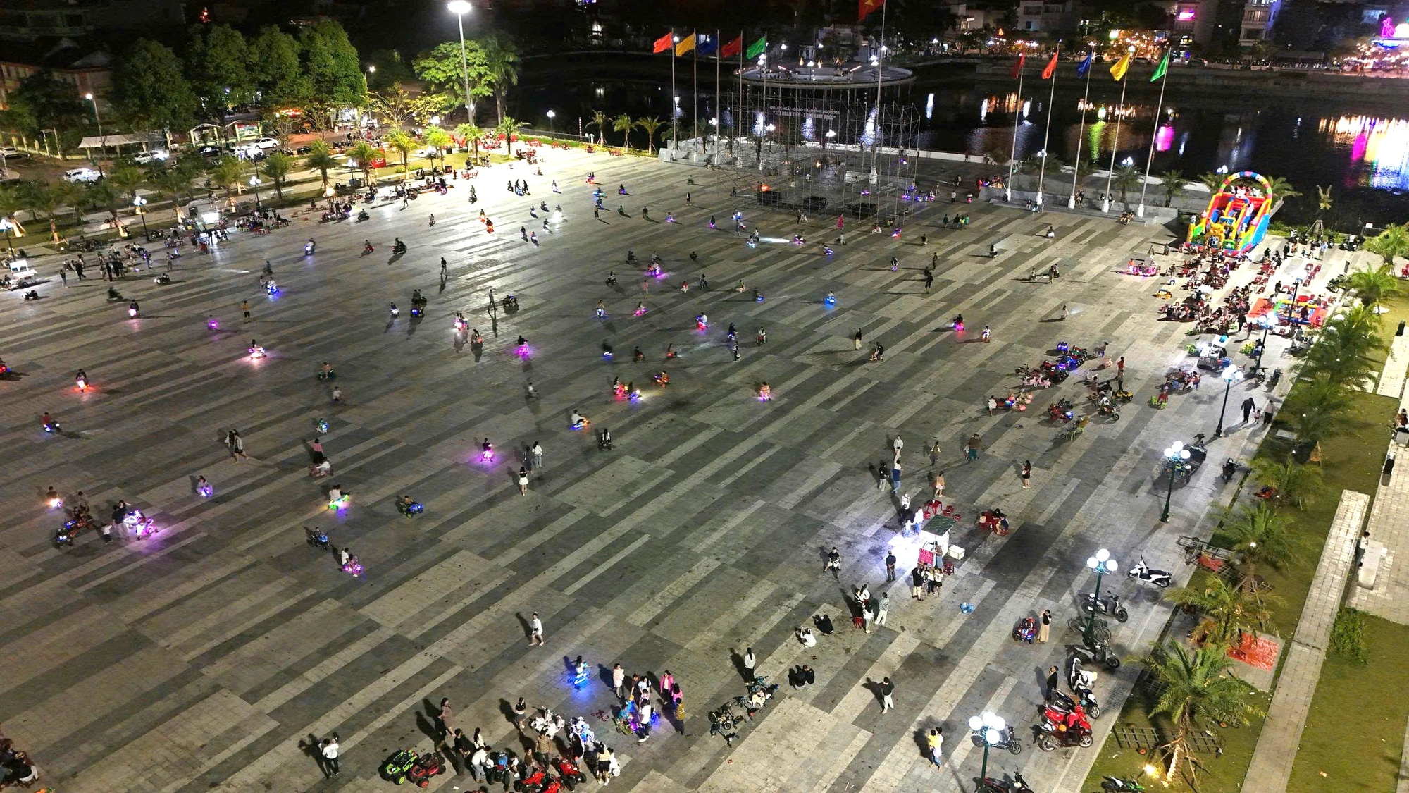 z7560048687906_531bd5c22de6d82a577a71073bb8c9c4.jpg