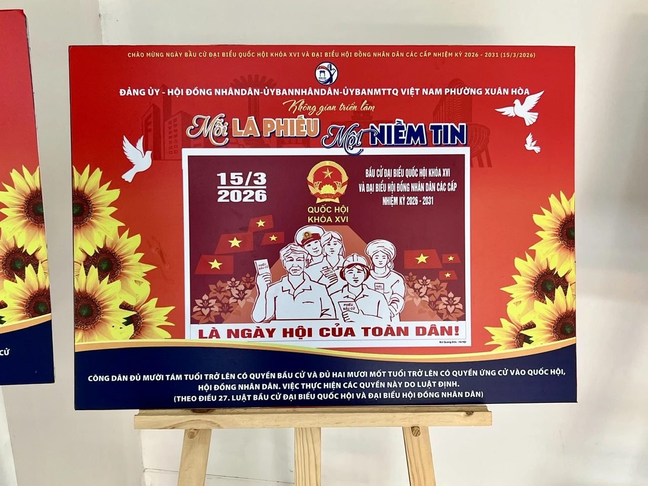Tranh trien lam bau cử 5.jpg