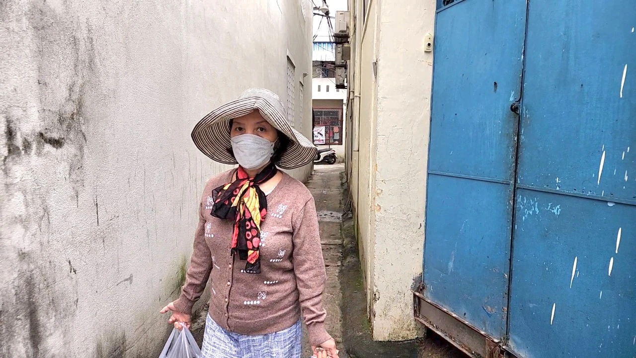 nguoi-dan-di-2097.jpg