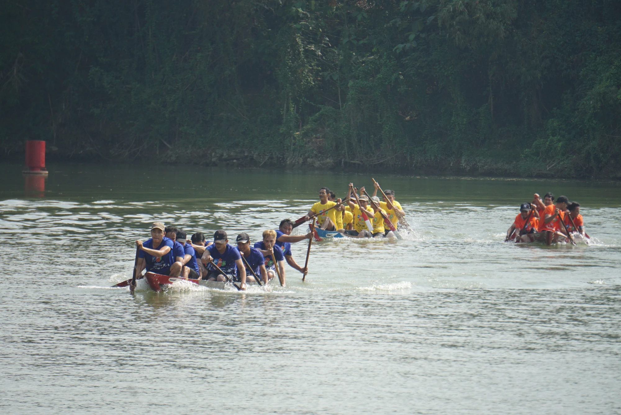 dua-thuyen-doi.JPG