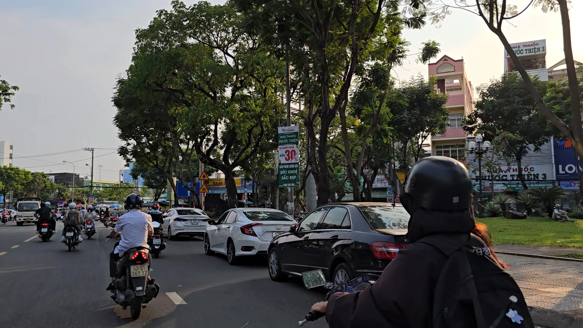 bai-do-xe-thong-minh-gan.jpg