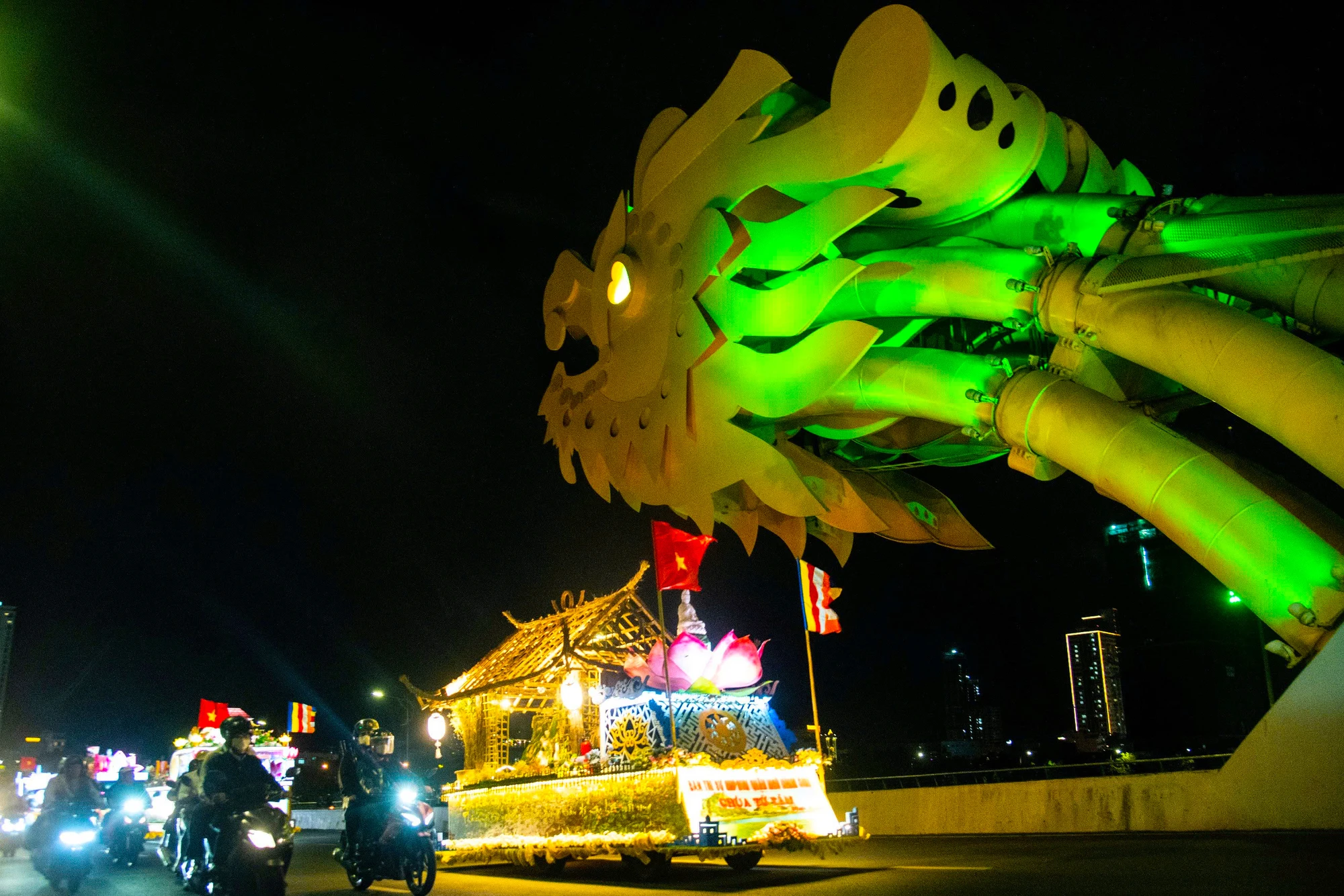 fe6a79885d11ec4fb500.jpg