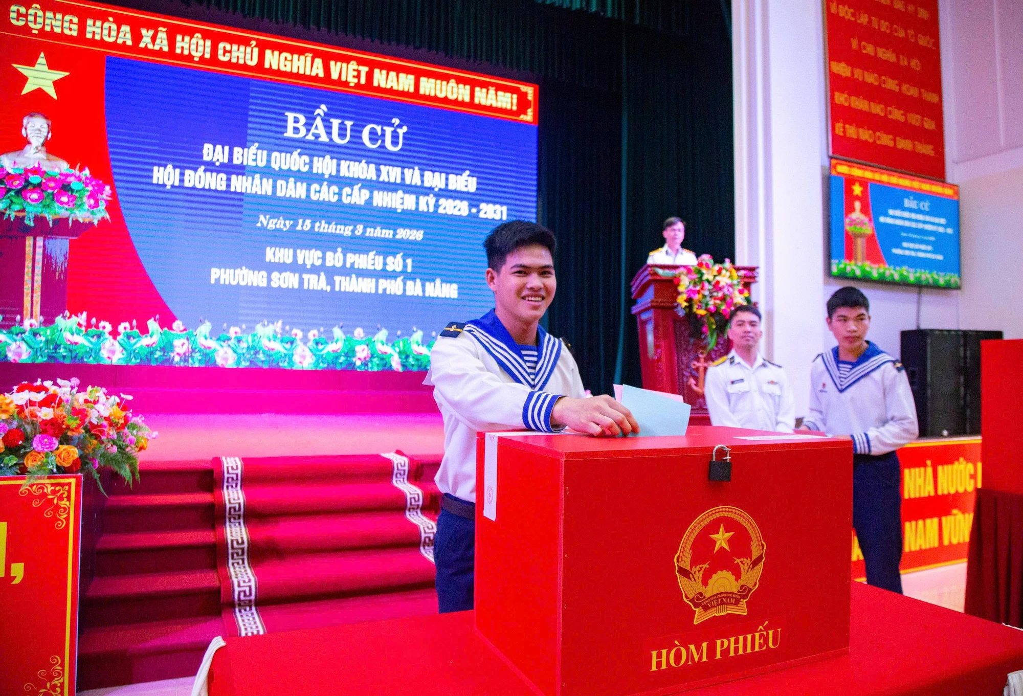 Cán bộ, chiến sĩ Vùng 3 Hải quân nô nức tham gia ngày hội non sông