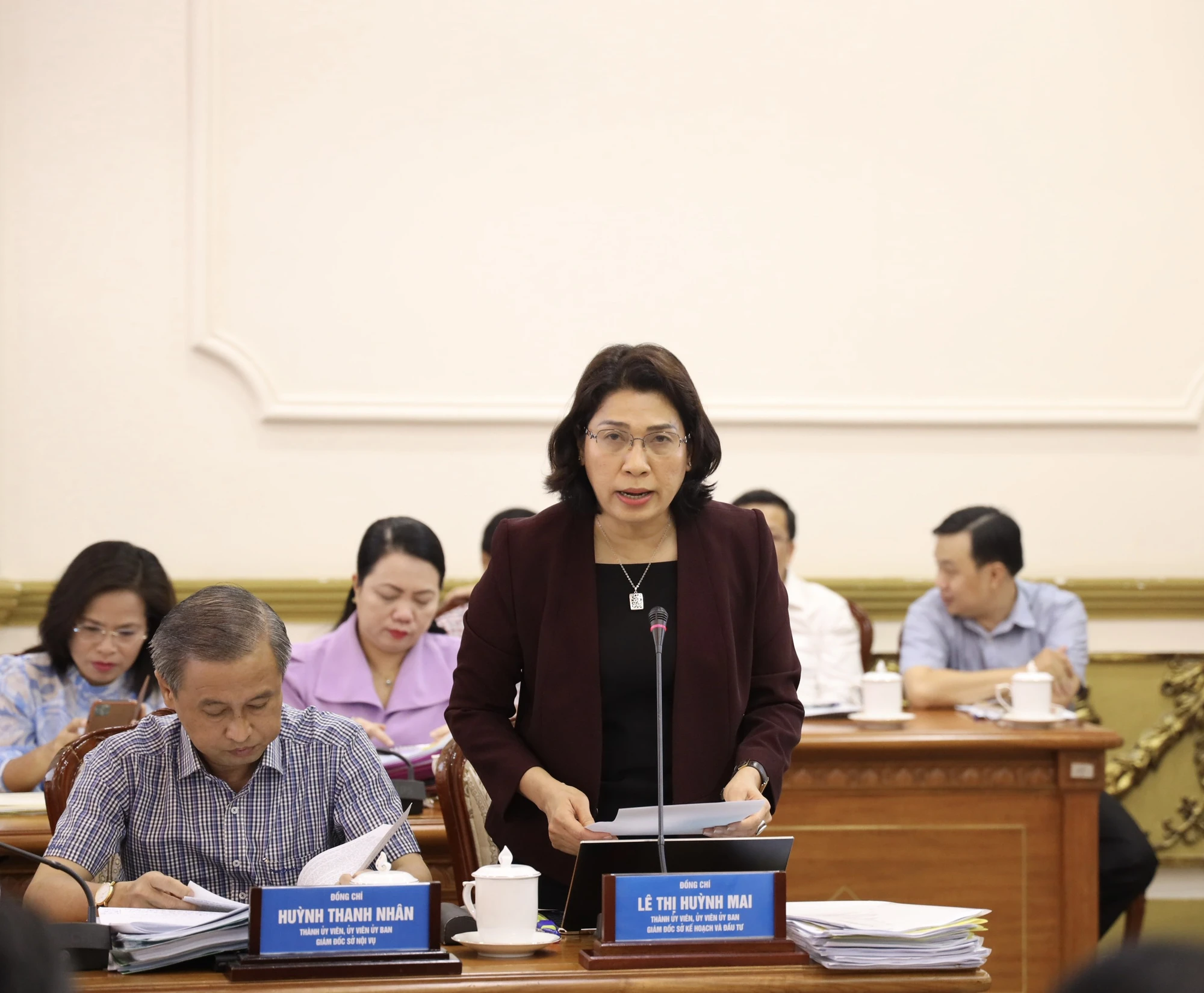 TP.HCM cần làm gì để kinh tế thoát khỏi tình trạng suy giảm vị trí hiện nay? ảnh 2 TP.HCM cần làm gì để kinh tế thoát khỏi tình trạng suy giảm vị trí hiện nay? ảnh 2