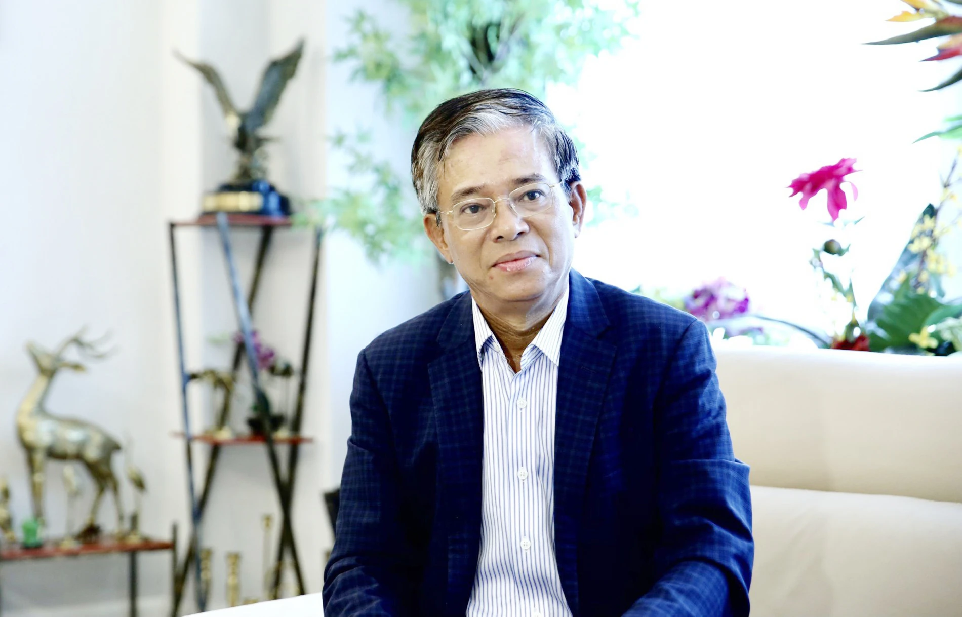 Đại sứ Phạm Quang Vinh, Chủ tịch Hội Hữu nghị Việt - Mỹ, nguyên Thứ trưởng Ngoại giao. Đại sứ Phạm Quang Vinh, Chủ tịch Hội Hữu nghị Việt - Mỹ, nguyên Thứ trưởng Ngoại giao.