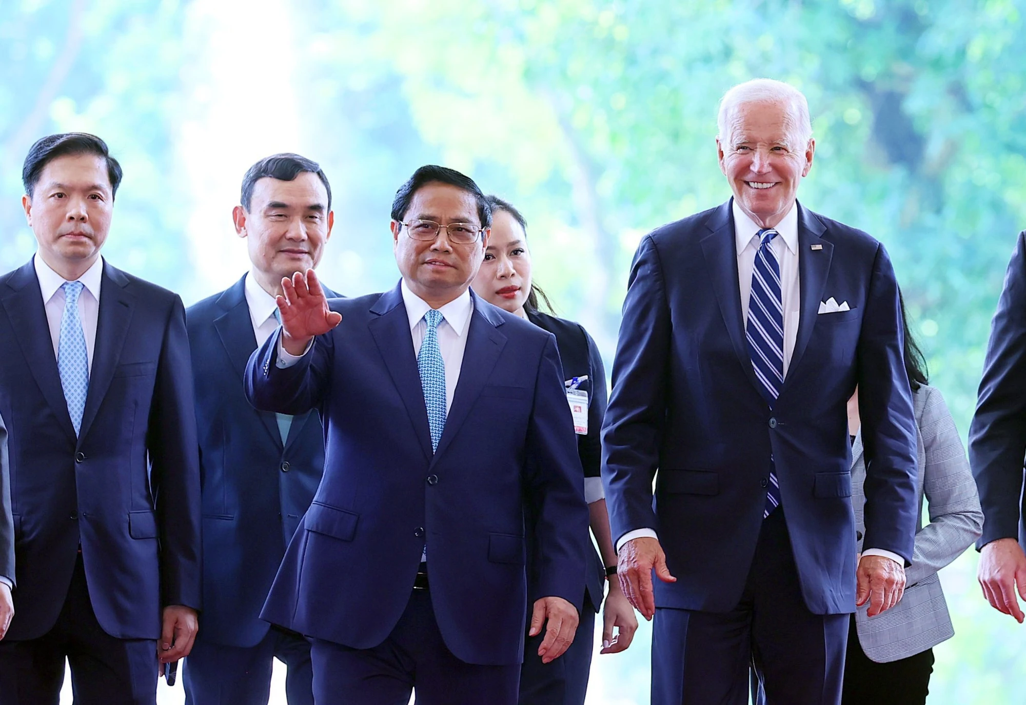Thủ tướng Phạm Minh Chính và Tổng thống Joe Biden cùng đại diện doanh nghiệp hai nước trao đổi bên lề Hội nghị cấp cao Việt Nam - Hoa Kỳ về Đầu tư và Đổi mới sáng tạo, sáng 11-9. Ảnh: VGP Thủ tướng Phạm Minh Chính và Tổng thống Joe Biden cùng đại diện doanh nghiệp hai nước trao đổi bên lề Hội nghị cấp cao Việt Nam - Hoa Kỳ về Đầu tư và Đổi mới sáng tạo, sáng 11-9. Ảnh: VGP