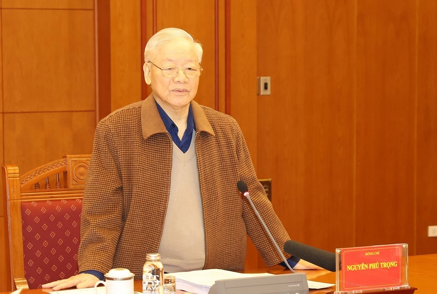 tong-bi-thu-chu-tri-hop-phong-chong-tham-nhung-7-91-6096-5446.jpg