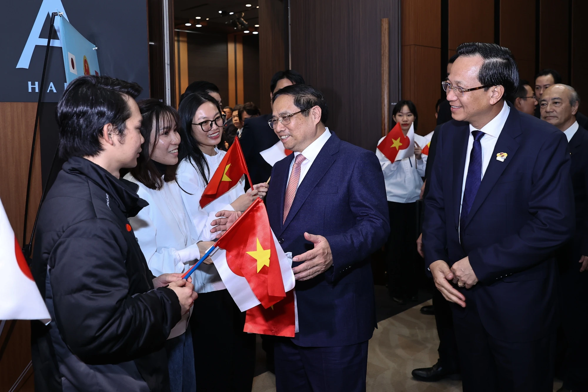 thu-tuong-gap-lao-dong-viet-nam-tai-nhat-ban-9331.jpeg