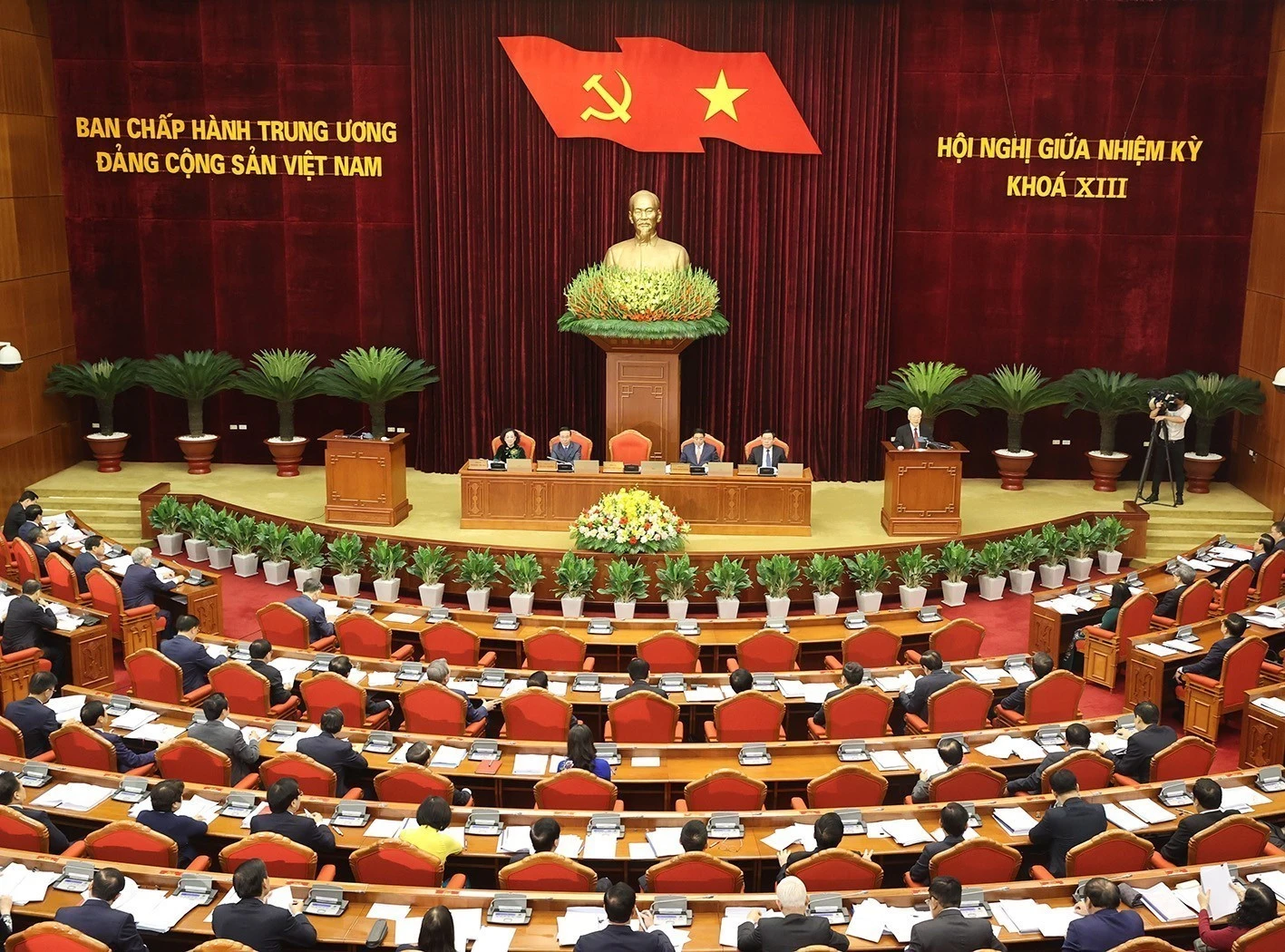 tong-bi-thu-nguyen-phu-trong-ca-nuoc-dong-long-xay-dung-mot-viet-nam-ngay-cang-cuong-thinh.jpg