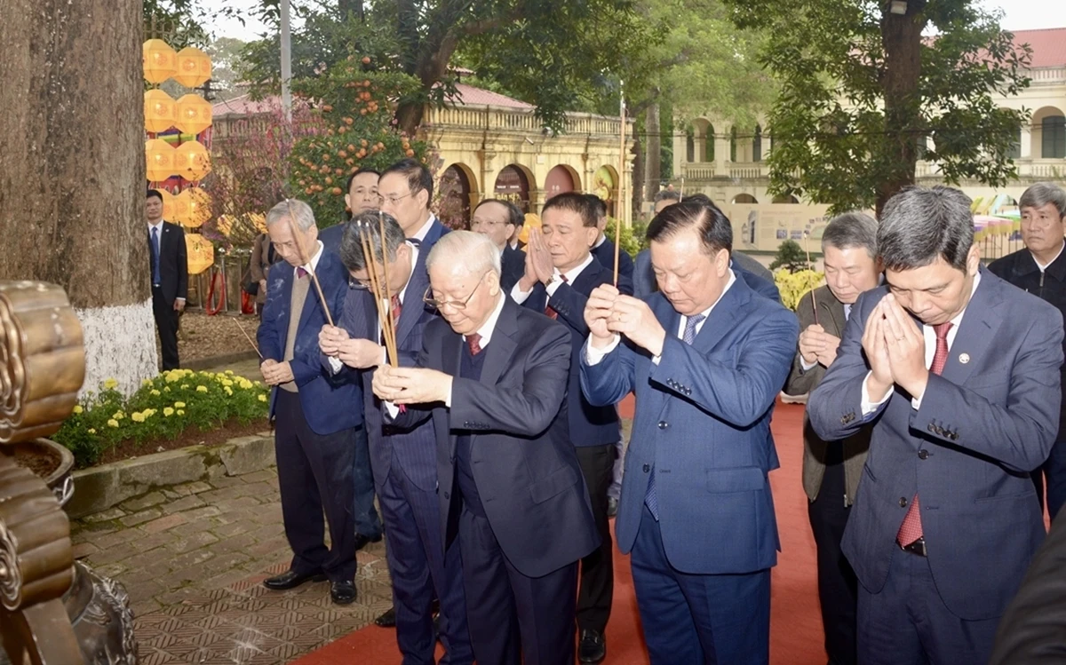 tong-bi-thu-nguyen-phu-trong-dang-huong-tai-hoang-thanh-thang-long.png