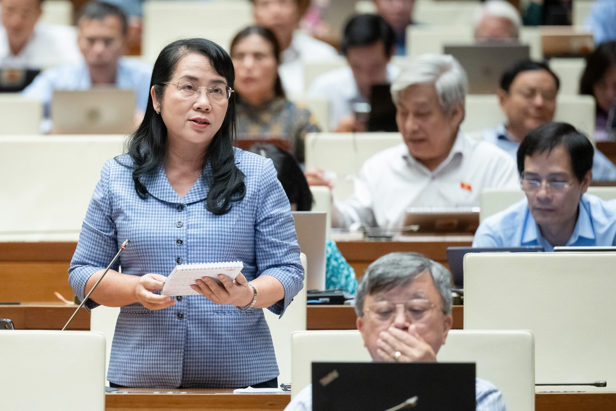 quoc-hoi-vi-dan-nhung-loi-hua-cam-ket-cua-cac-tu-lenh-nganh-phai-som-di-vao-cuoc-song-tran-kim-yen.jpg