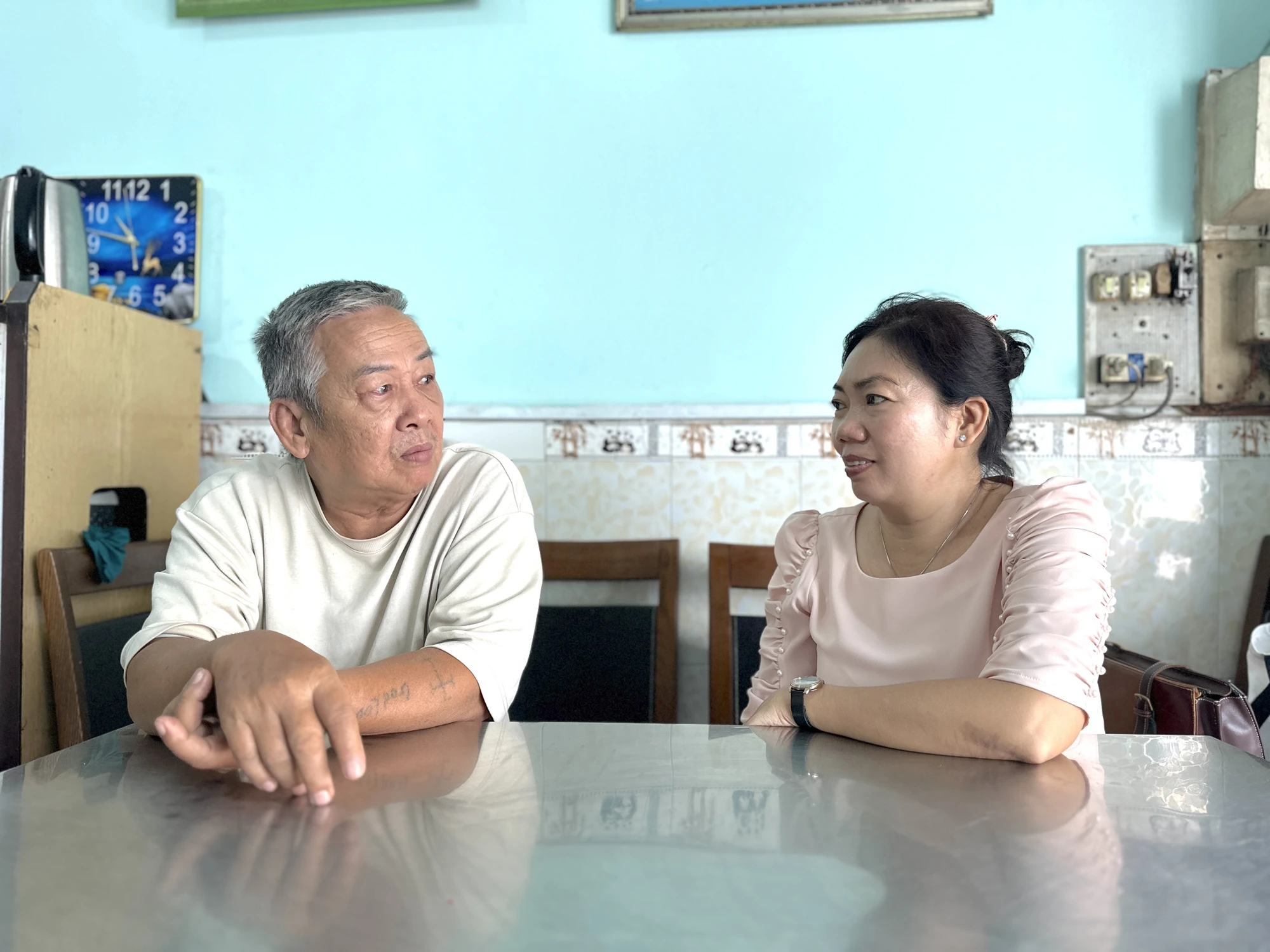 tran-huu-can-cong-hien-cua-can-bo-khu-pho-ap.jpg