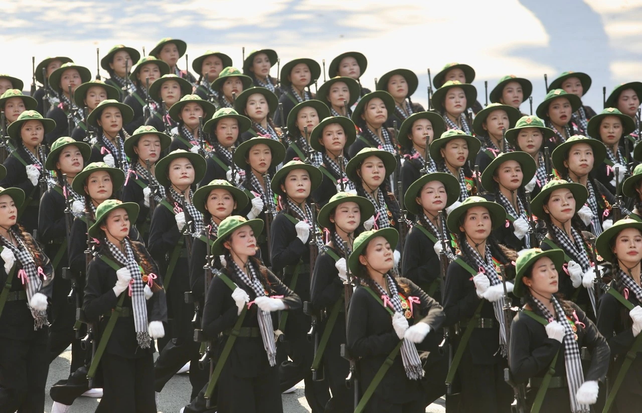 ve-dep-cac-khoi-nu-du-kich-mien-nam-hg.jpg