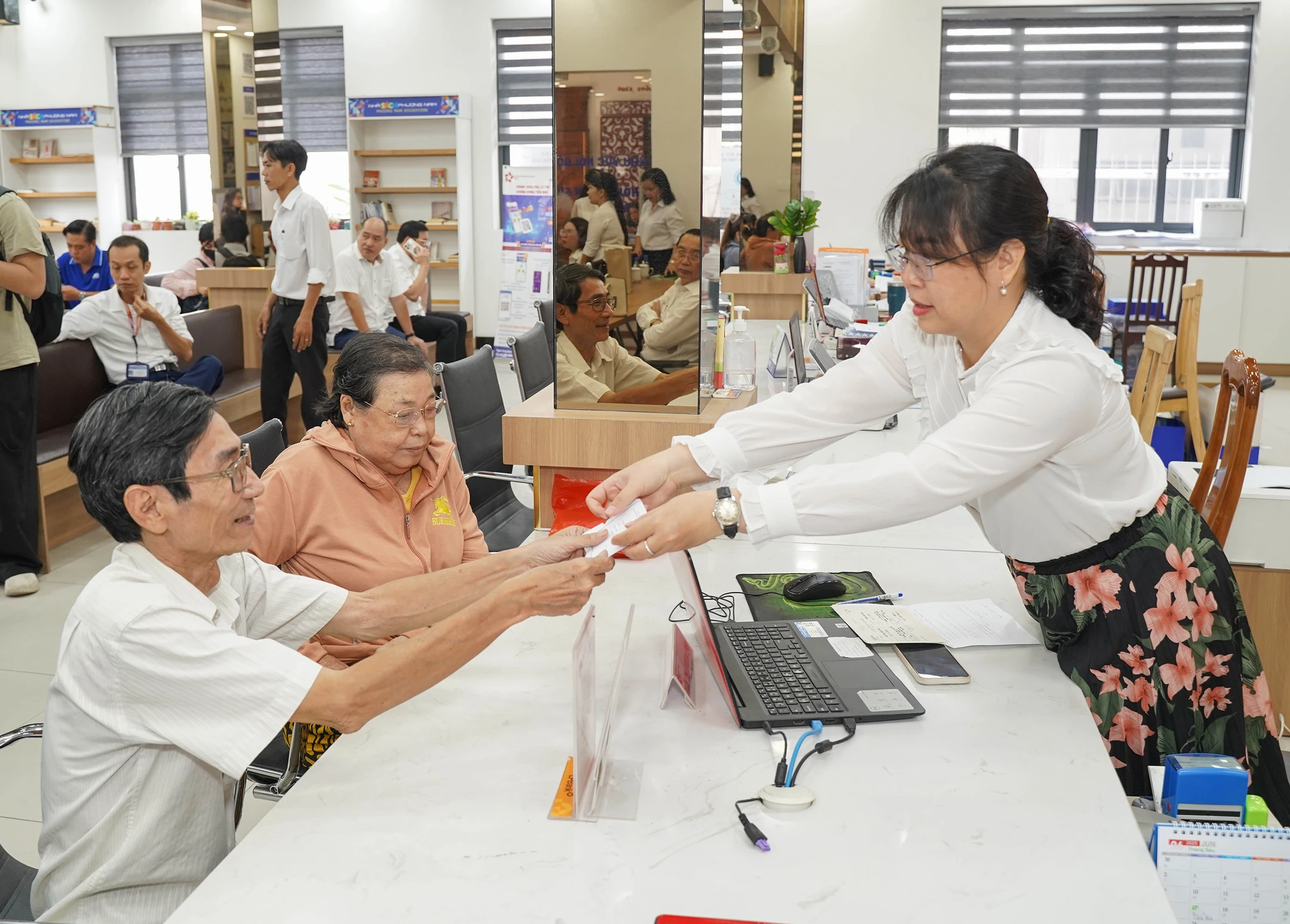 Để phường, xã vận hành 1.065 nhiệm vụ: Bộ máy phải tinh gọn, cán bộ đa nhiệm, chính quyền địa phương