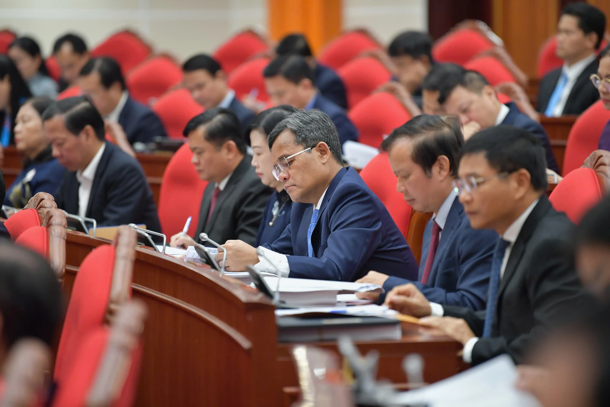 khai-mac-hoi-nghi-trung-uong-12-xet-bo-sung-quy-hoach-trung-uong-ban-bi-thu-bo-chinh-tri-khoa-xiv-5.jpg