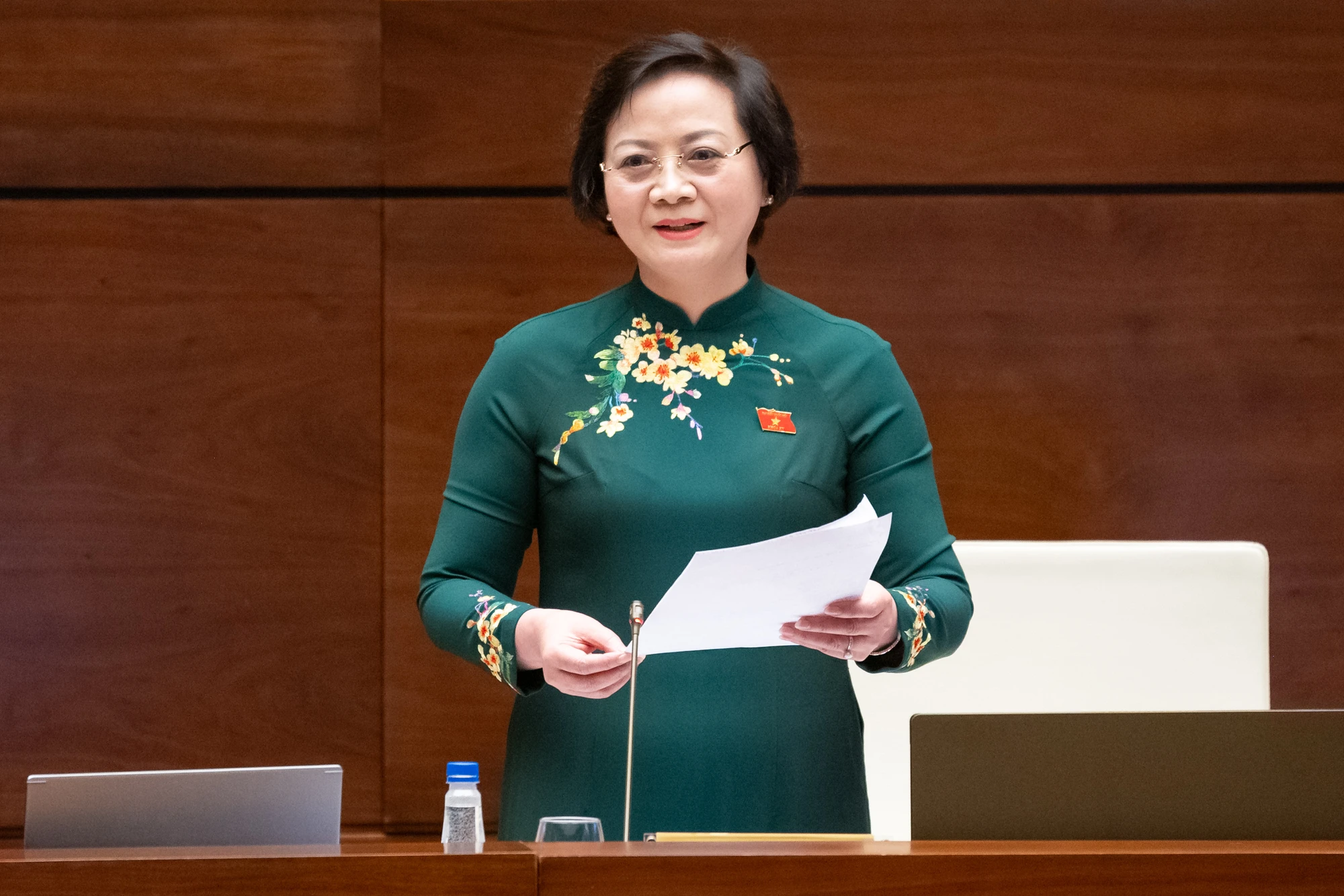 bo-truong-bo-noi-vu-pham-thi-thanh-tra-pham-thang-4.jpg