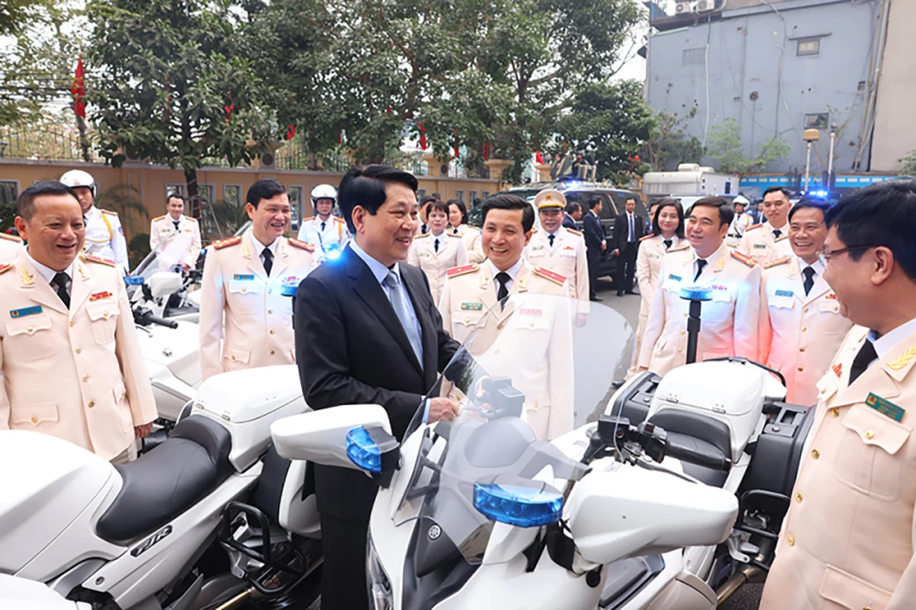 80-nam-cong-an-nhan-dan-viet-nam-cung-toan-dan-trong-su-nghiep-xay-dung-va-bao-ve-to-quoc-1.jpeg