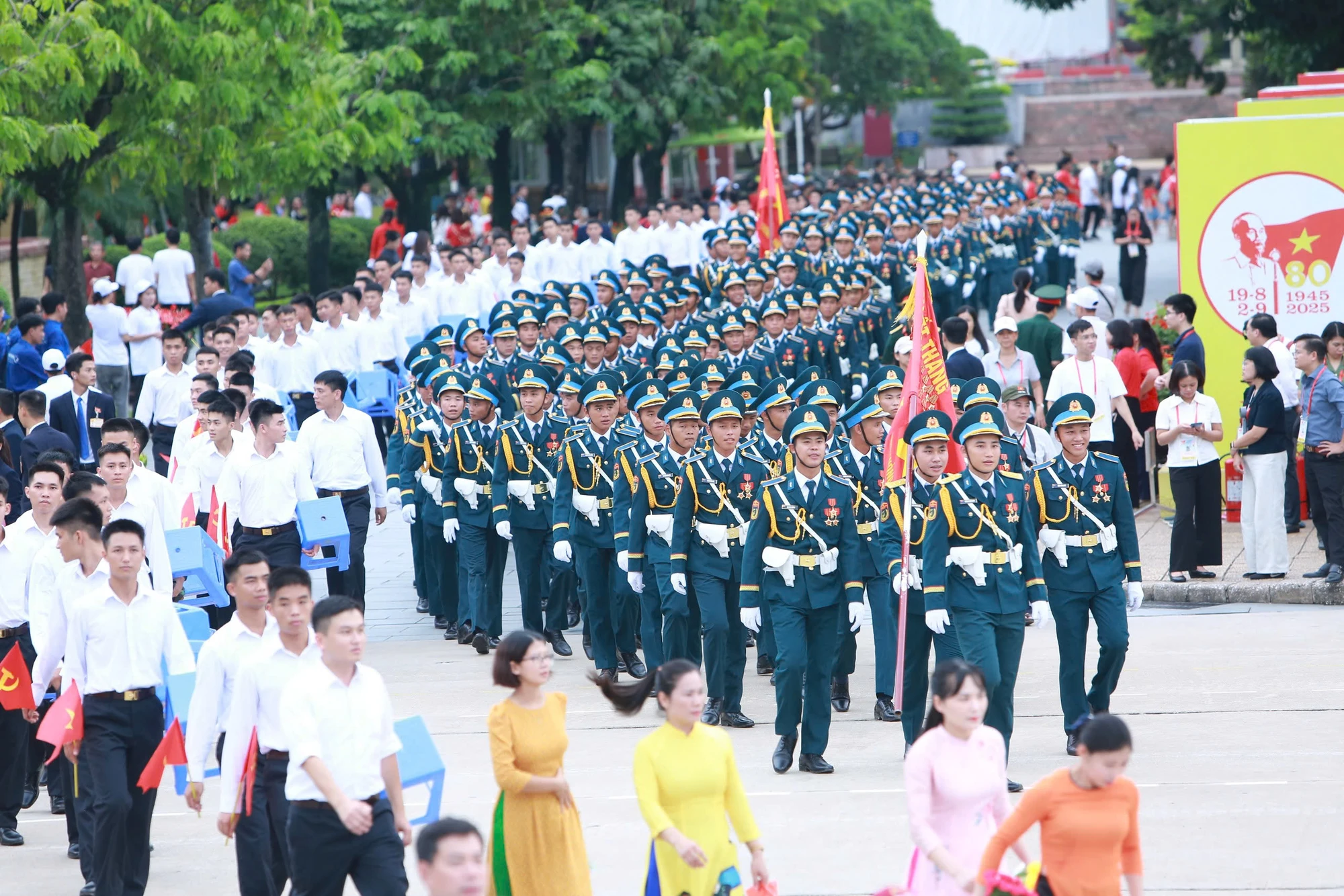A80-Ngay-27-8-le-dieu-binh-dieu-hanh-dang-trung-congan-quandoi-5.jpg