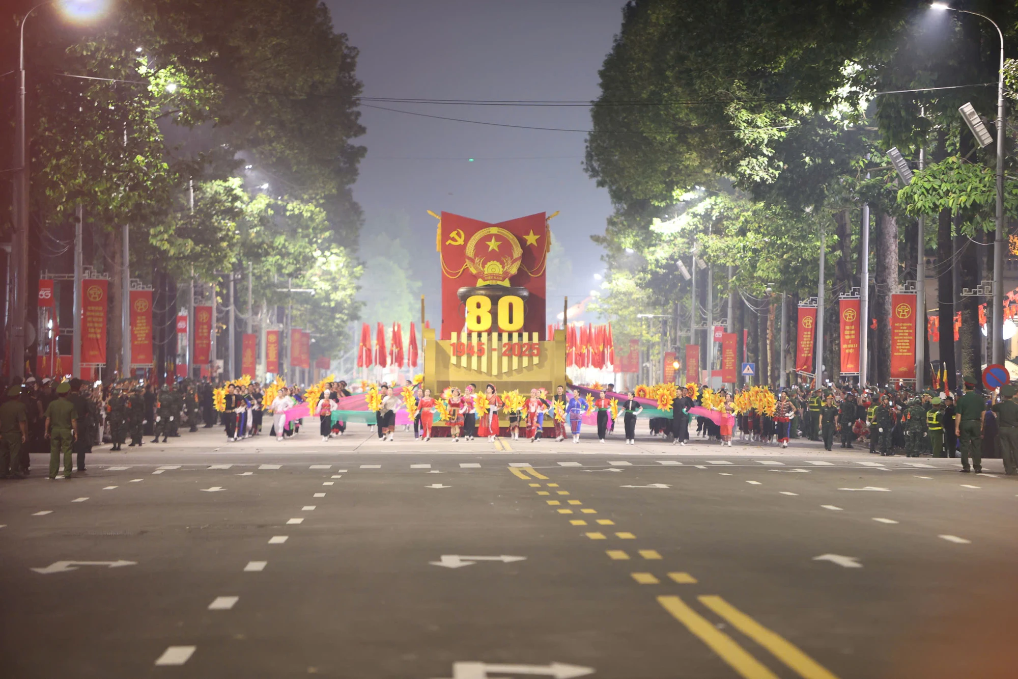 A80-Ngay-27-8-le-dieu-binh-dieu-hanh-ngoc-son-14.jpg