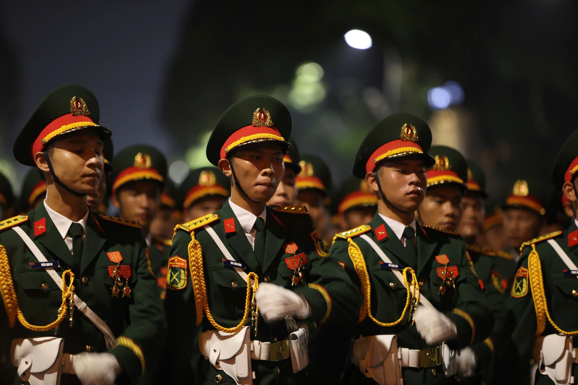 A80-Ngay-27-8-le-dieu-binh-dieu-hanh-ngoc-son-16.jpg