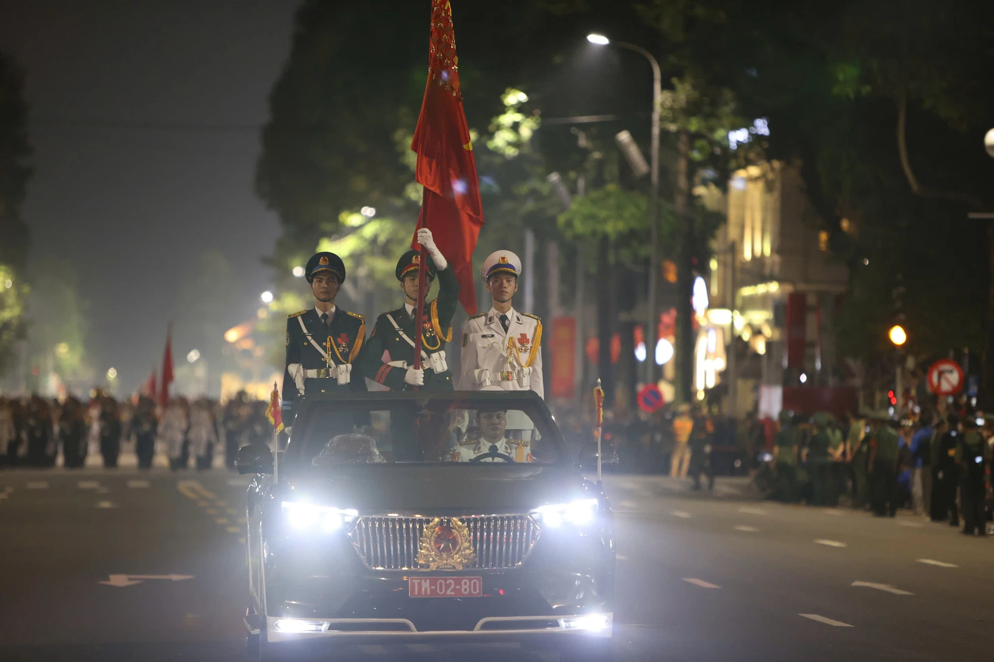 A80-Ngay-27-8-le-dieu-binh-dieu-hanh-ngoc-son-34.jpg