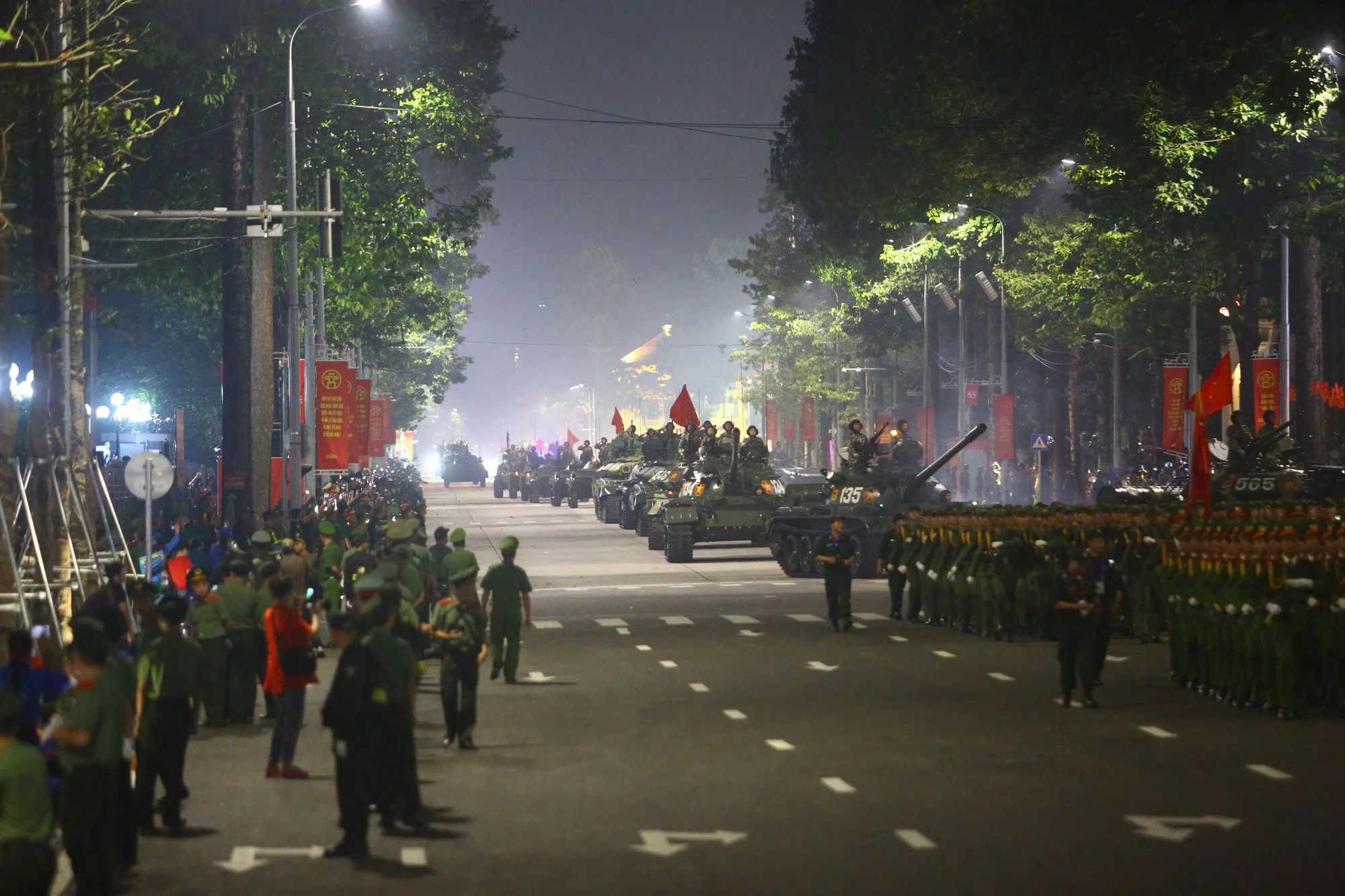 A80-Ngay-27-8-le-dieu-binh-dieu-hanh-pccc-dan-khi-tai-trong-phu-1-8.jpg