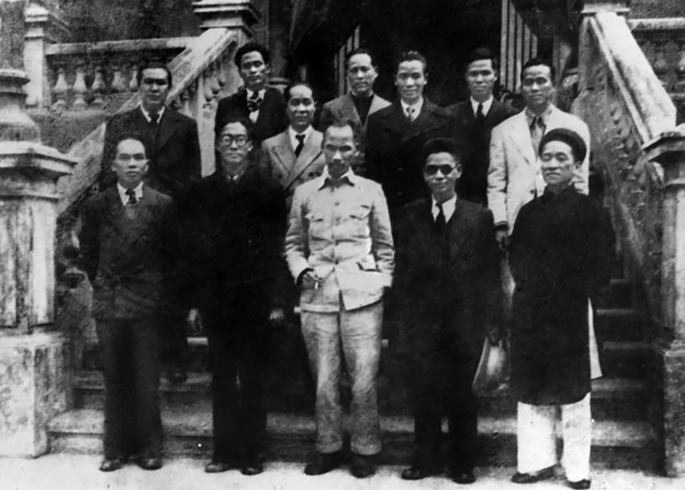 chinh-phu-va-hanh-trinh-80-nam-vi-nuoc-vi-dan-thu-tuong-pham-minh-chinh-11.jpg