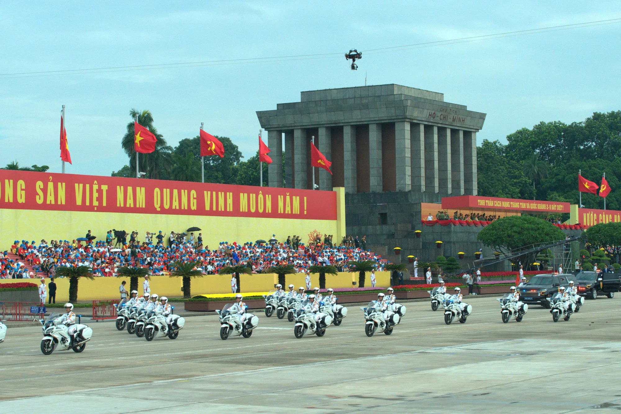 A80-Ngay-30-8-le-dieu-binh-dieu-hanh-xe-dac-chung-ho-tong-dang-trung-4.jpg