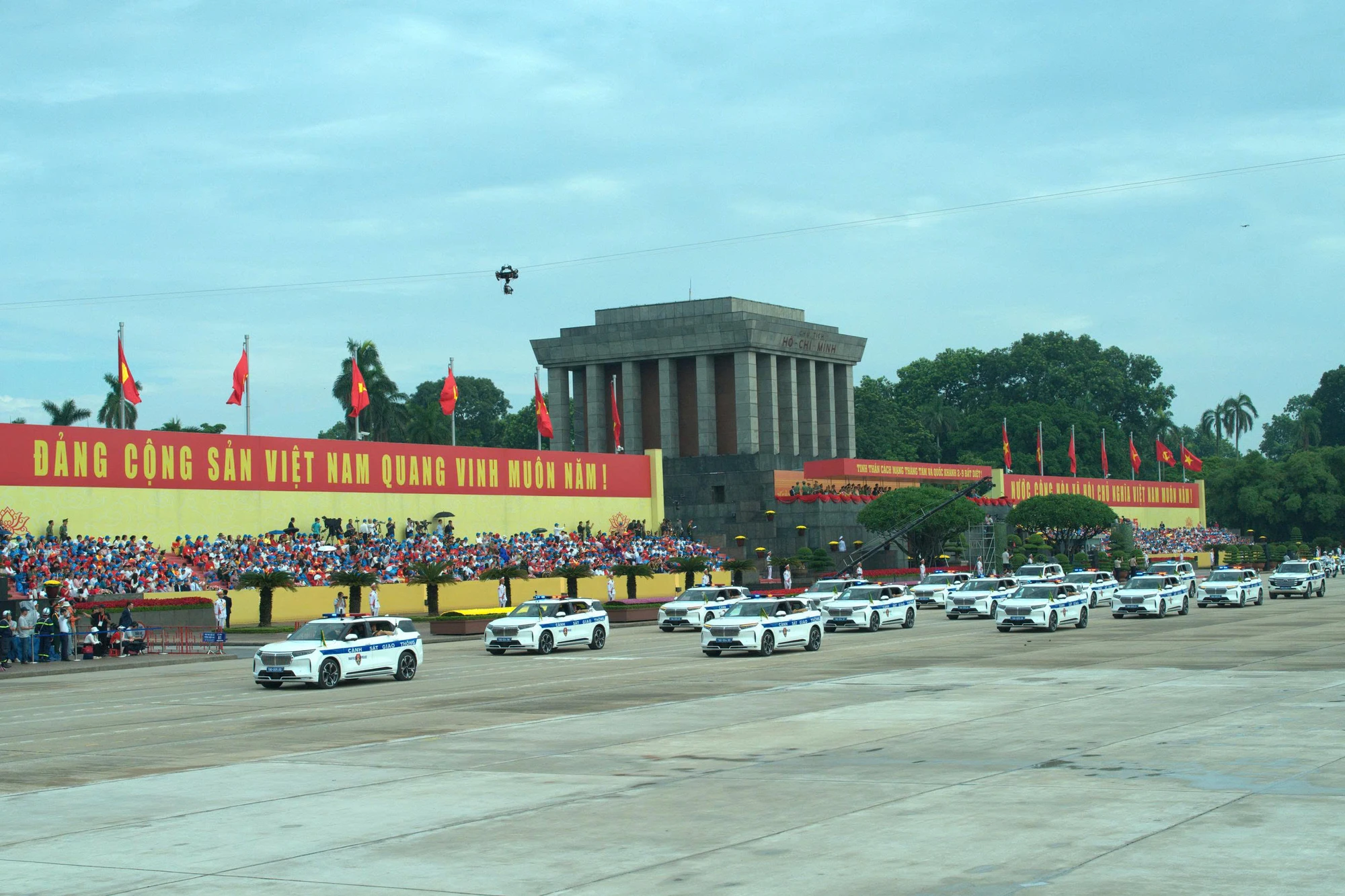 A80-Ngay-30-8-le-dieu-binh-dieu-hanh-xe-dac-chung-ho-tong-dang-trung-6.jpg
