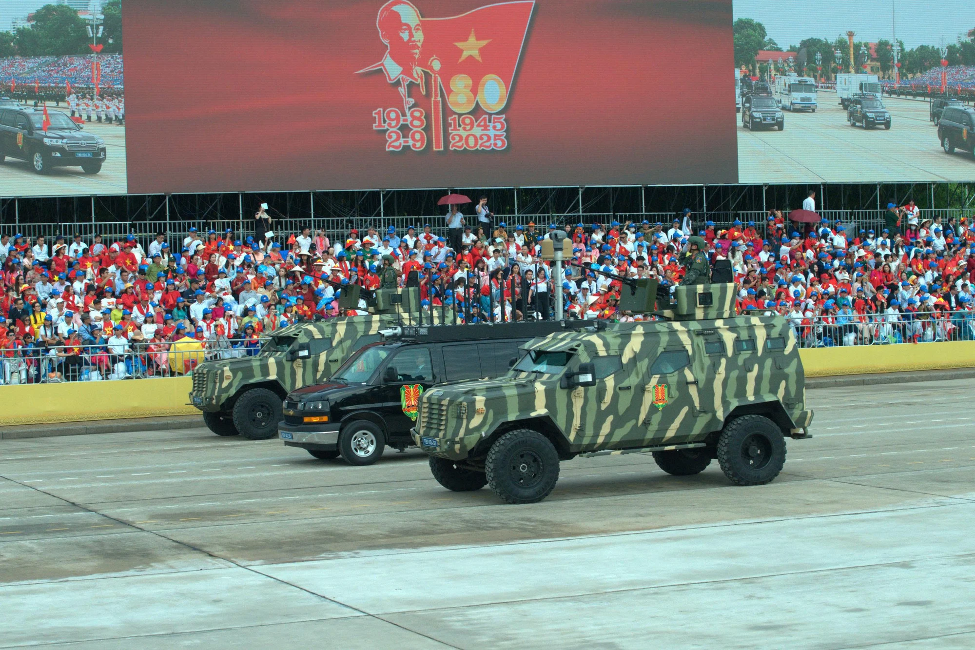 A80-Ngay-30-8-le-dieu-binh-dieu-hanh-xe-dac-chung-ho-tong-dang-trung-7.jpg