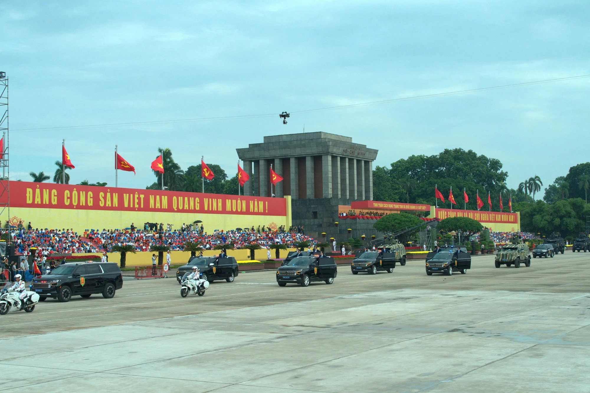 Cận cảnh dàn xe chống đạn hộ tống, bảo vệ nguyên thủ tham gia diễu binh tại A80