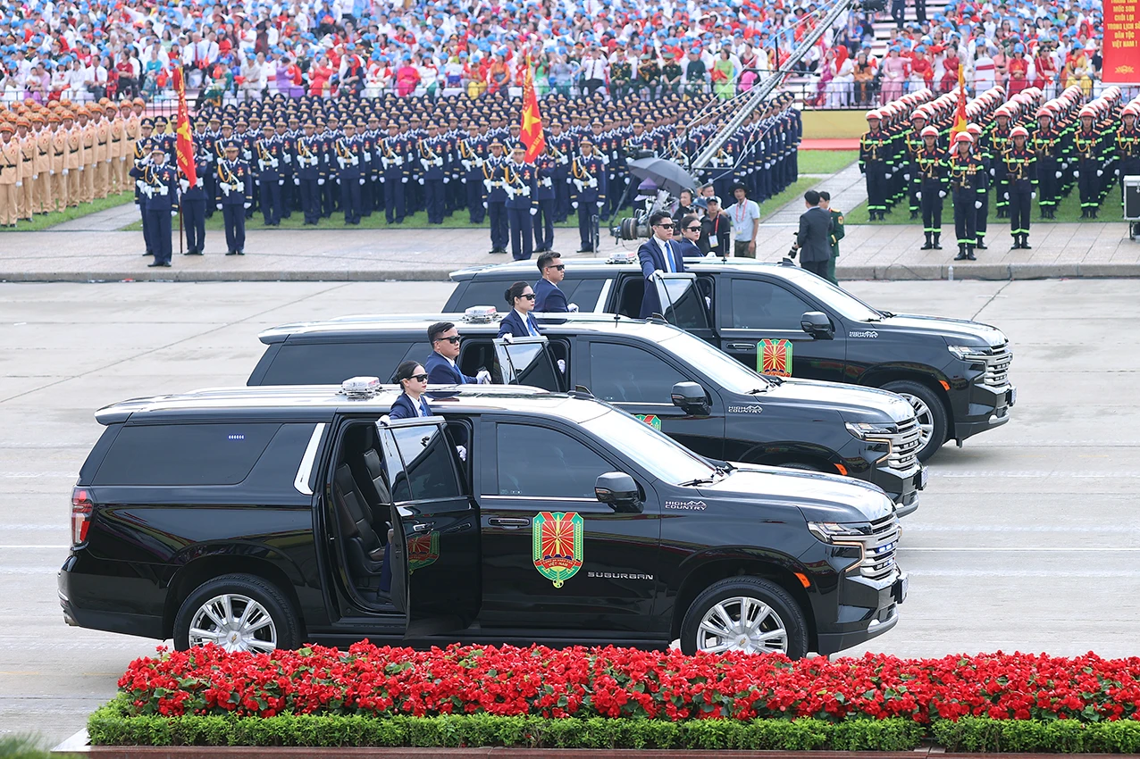 A80-Ngay-30-8-le-dieu-binh-dieu-hanh-xe-dac-chung-ho-tong-vgp.jpg