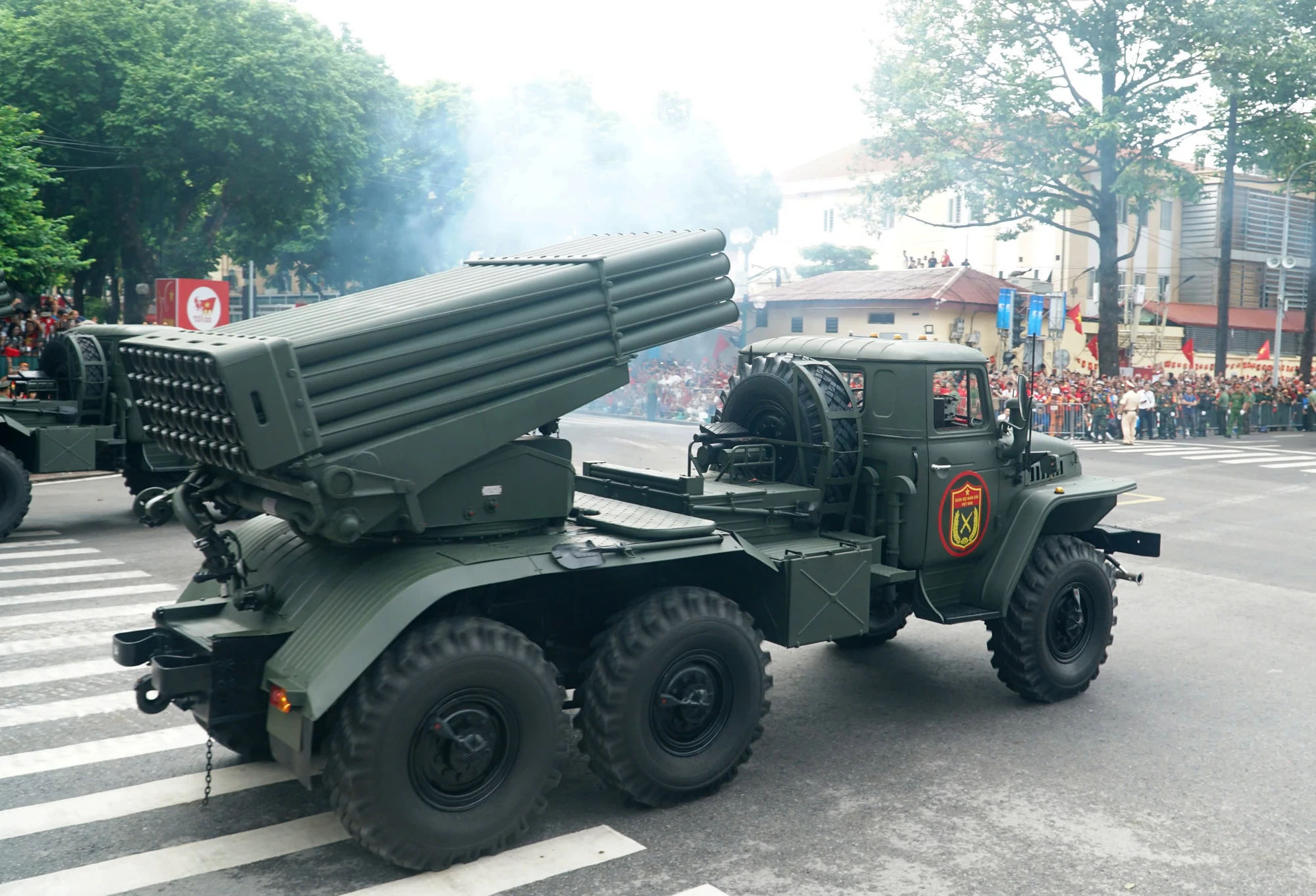 phao-phan-luc-bm-21-1.jpg