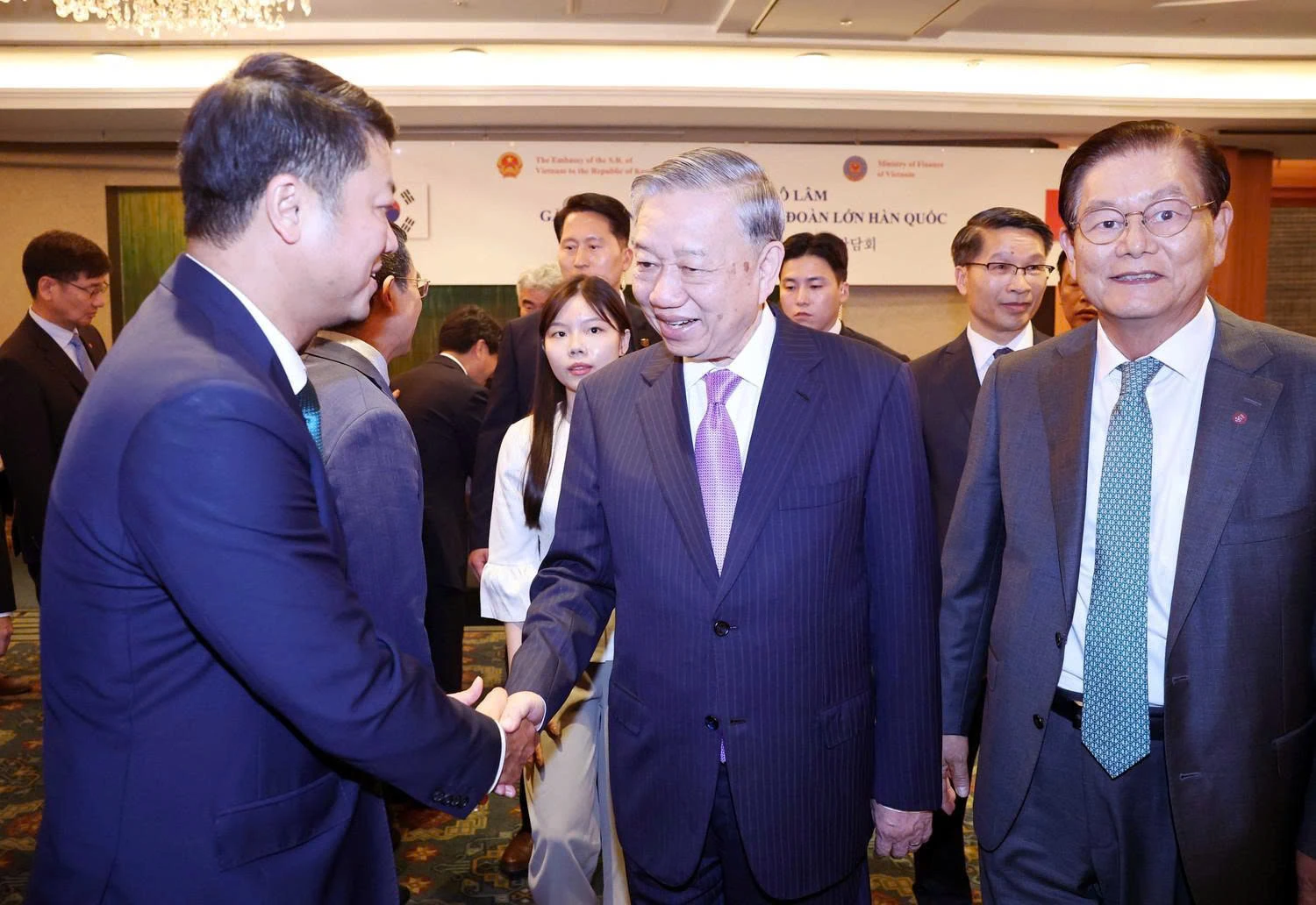 Thần tốc triển khai 'bộ tứ trụ cột' - Bài 2: Việt Nam kiên trì quan điểm 'chọn lẽ phải' trong hội nhập quốc tế
