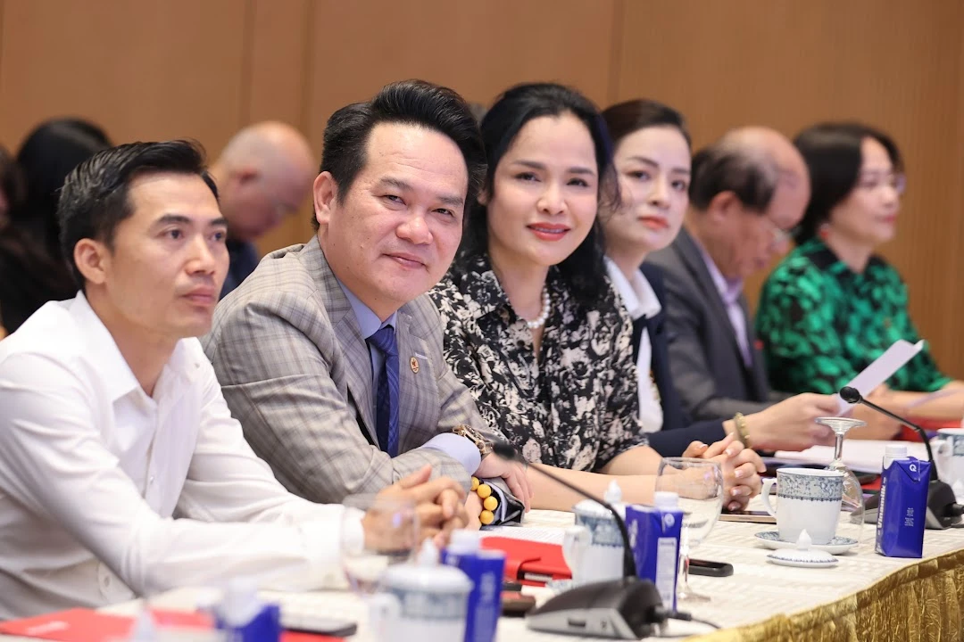 than-toc-trien-khai-bo-tu-tru-cot-bai-4-tu-nghi-quyet-68-go-hang-loat-nut-that-cho-kinh-te-tu-nhan-thu-tuong-pham-minh-chinh-1.jpg