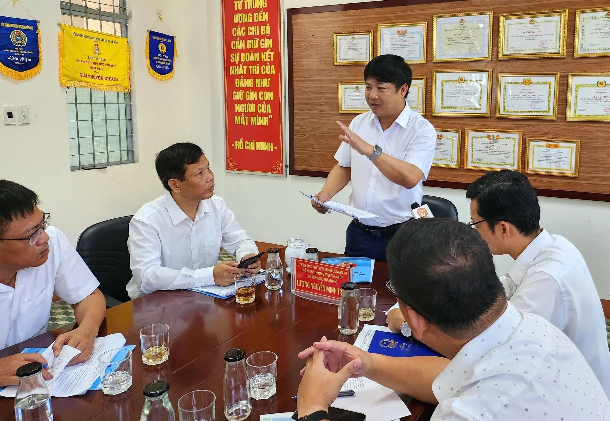 bi-thu-thanh-uy-da-nang-luong-nguyen-minh-triet-lay-nguoi-dan-lam-trung-tam-phuc-vu-5.jpg