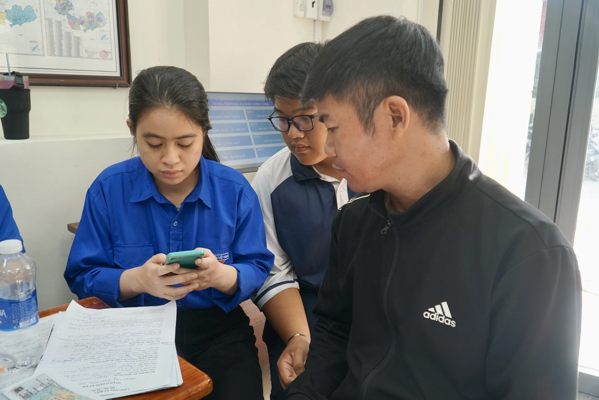 tp.hcm-khi-hanh-chinh-phuc-vu-den-tu-menh-lenh-trai-tim-le-thoa-1.JPG