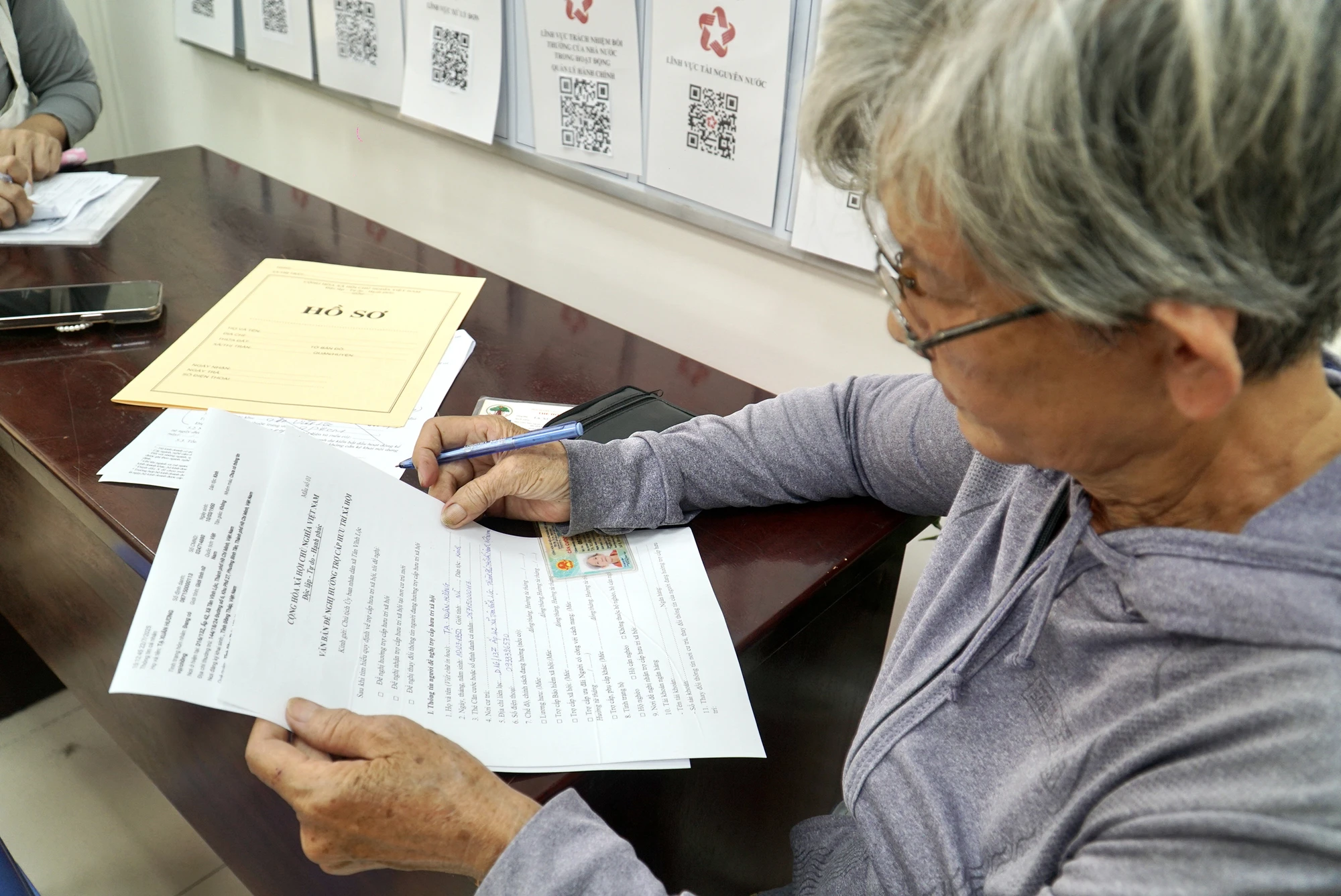 tp.hcm-khi-hanh-chinh-phuc-vu-den-tu-menh-lenh-trai-tim-tan-vinh-loc-le-thoa-2.JPG