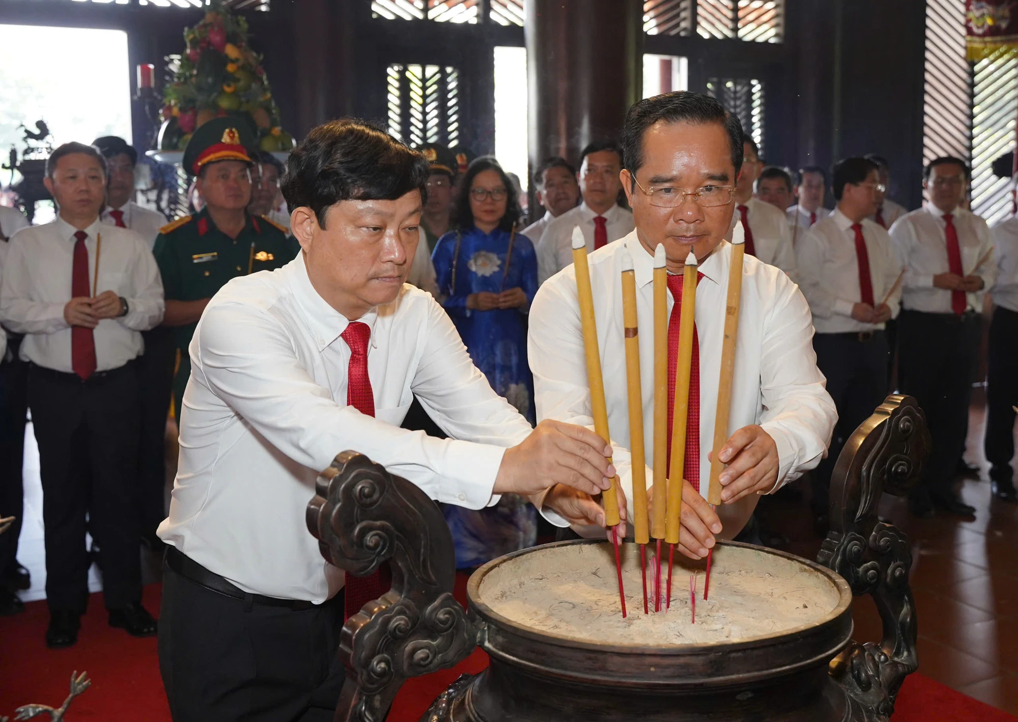 dang-huong-thanh-hau-tran-luu-quang-1.jpg