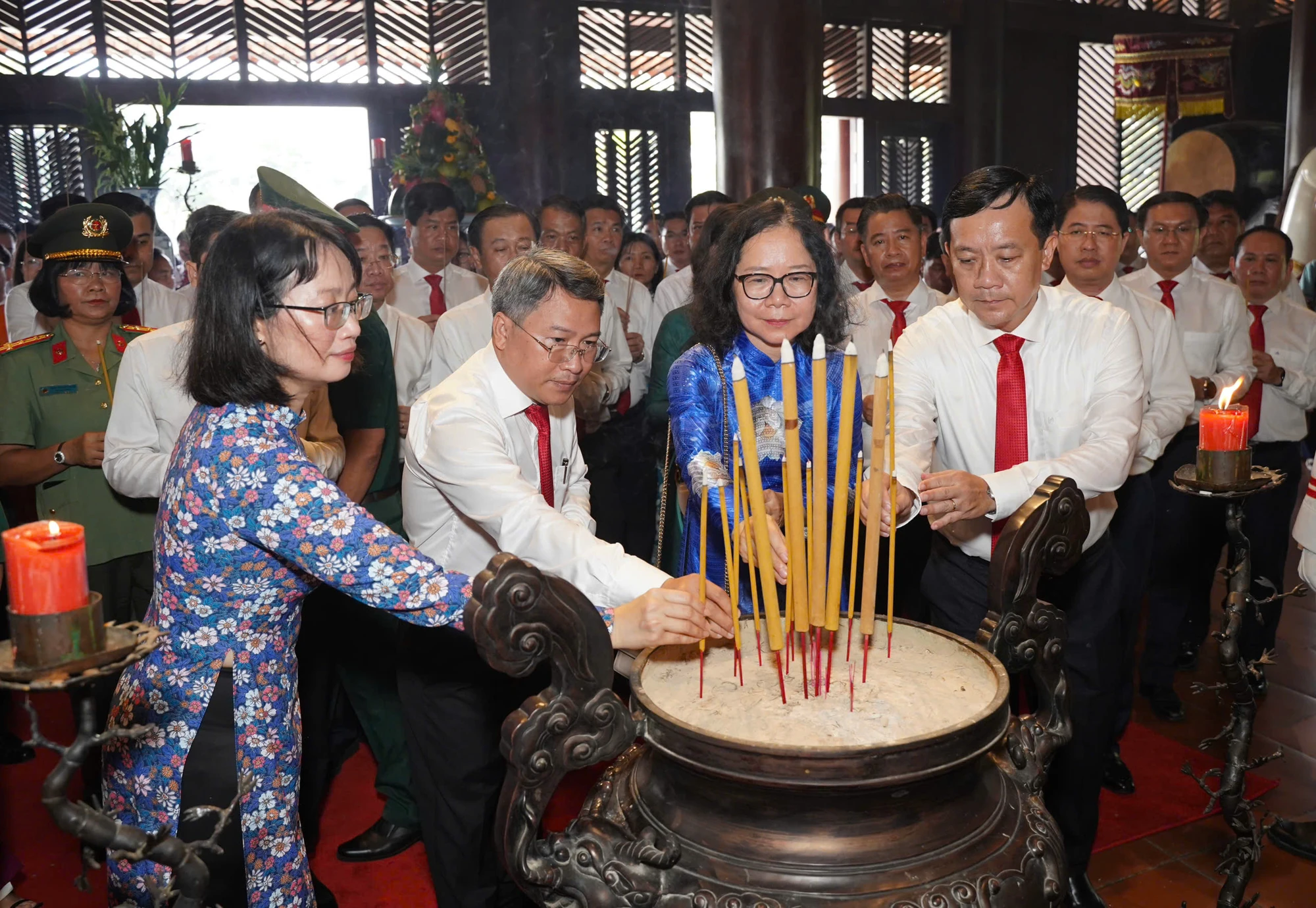 dang-huong-thanh-hau-tran-luu-quang-3.jpg