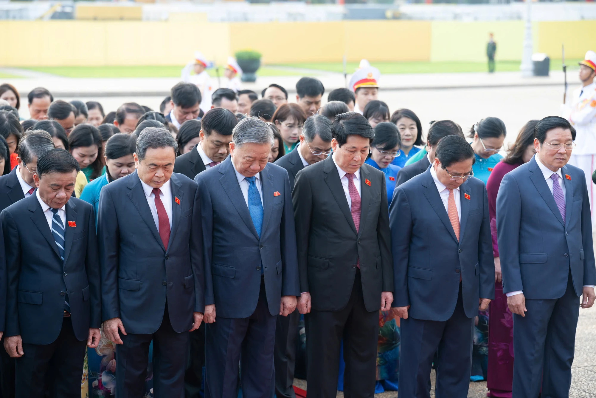 ky-hop-thu-10-ky-hop-lich-su-vieng-chu-tich-ho-chi-minh-11.jpg