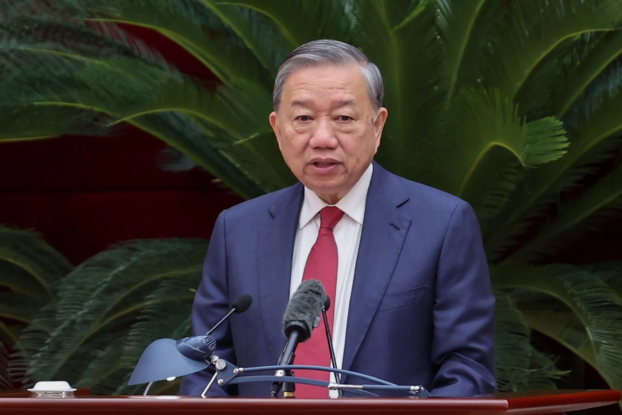trung-uong-cho-y-kien-ve-so-luong-va-lua-chon-nhan-su-bo-chinh-tri-ban-bi-thu-khoa-moi-2.jpeg