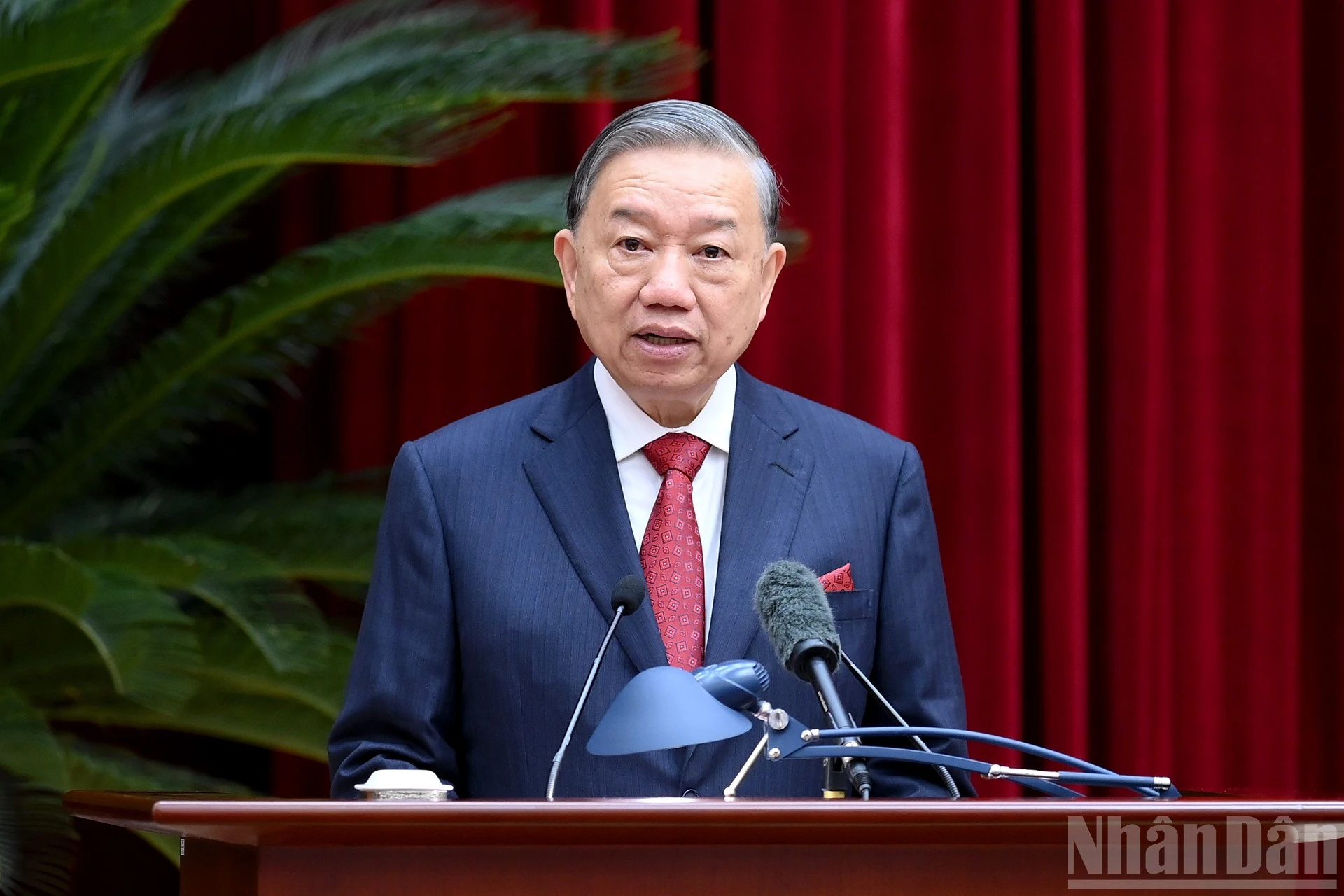 Be-mac-hoi-nghi-trung-uong-15-nhan-dan-1.jpg